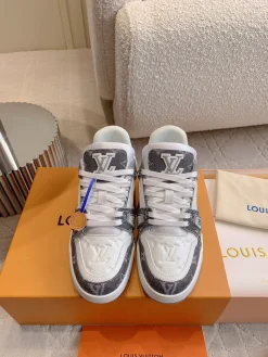 LV Sneakers White-Gray EU35-44 B80202609111672