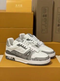 LV Sneakers White-Grey C00202609111599