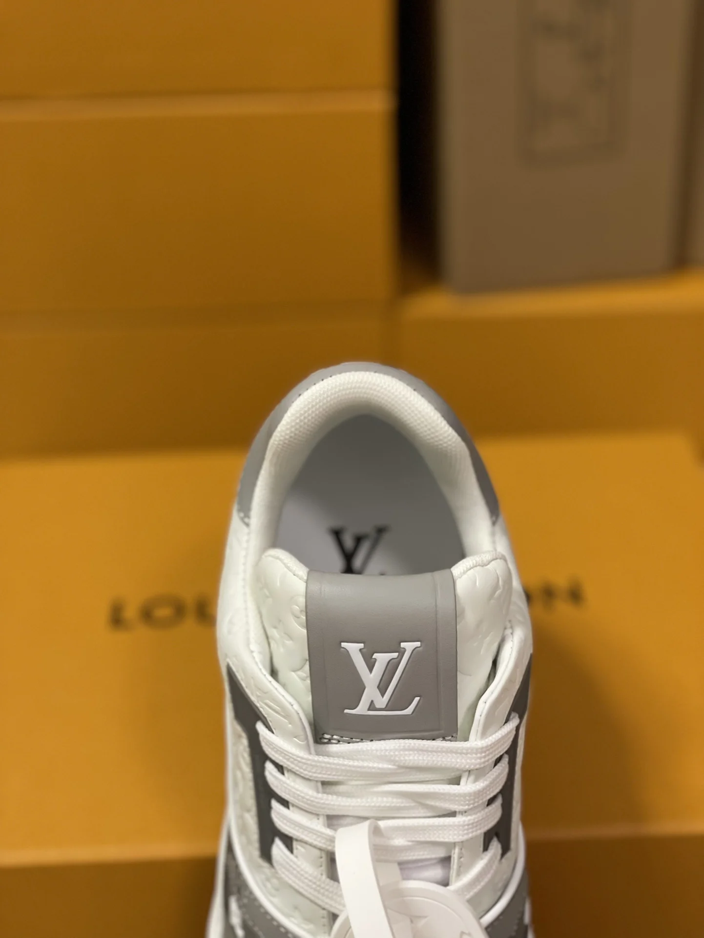 LV Sneakers White-Grey C00202609111599 - Image 7