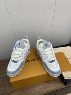 Alternative view of LV Sneakers White-Grey C00202609111641
