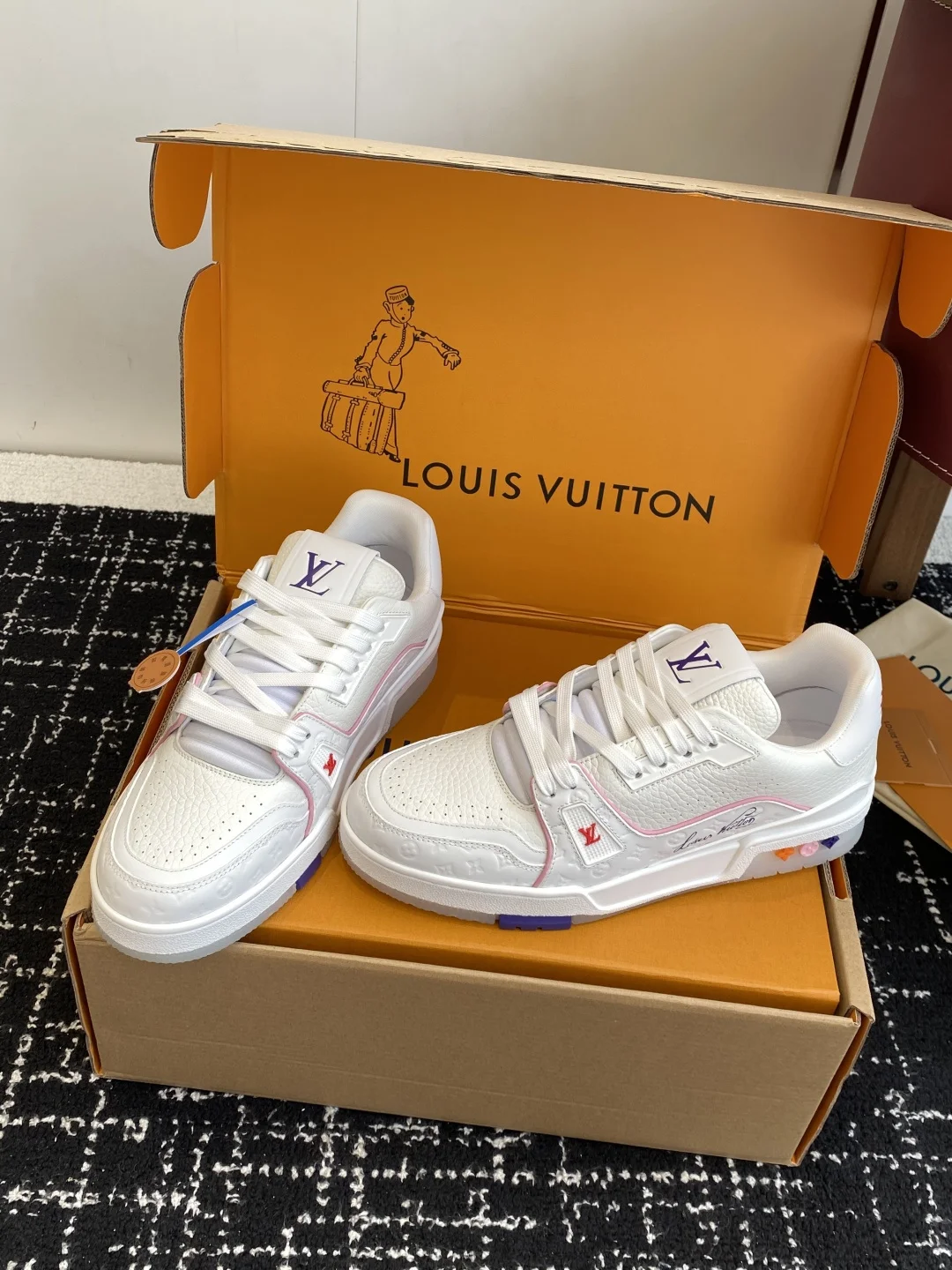 LV Sneakers White-Pink C00202609111614 - Image 3