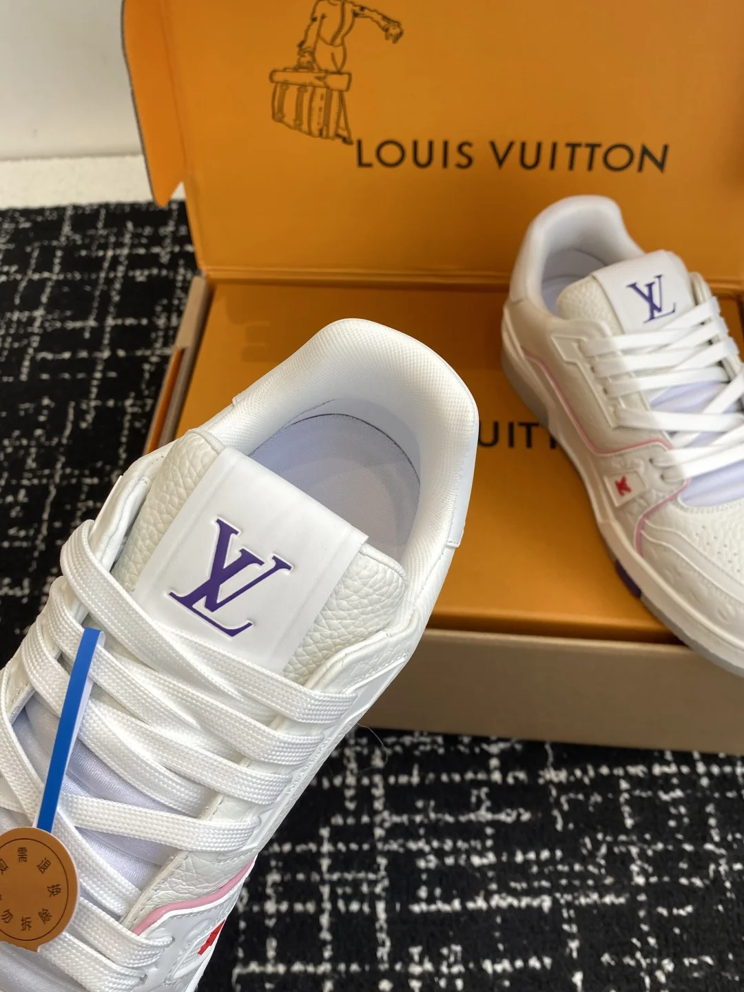LV Sneakers White-Pink C00202609111614 - Image 7