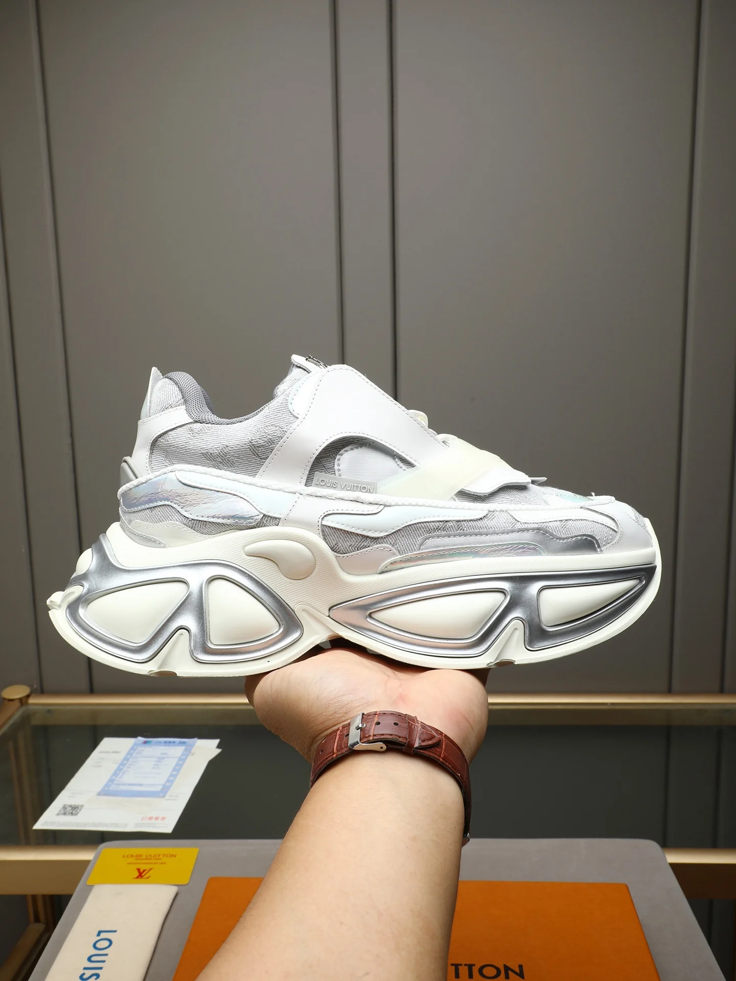 LV Sneakers White-Silver C50202609110696