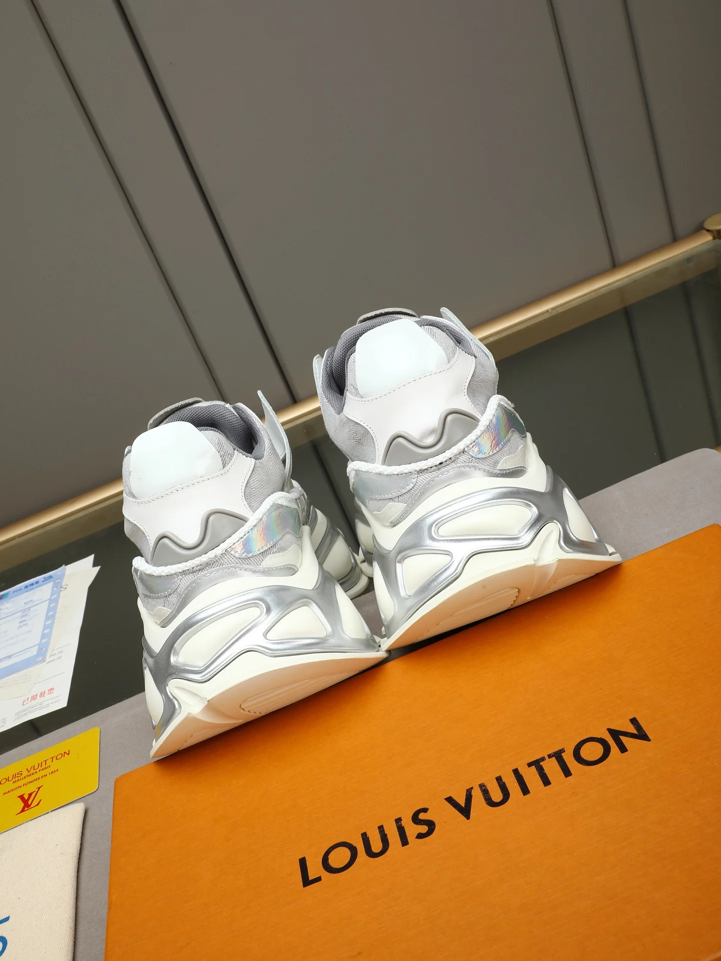 LV Sneakers White-Silver C50202609110696 - Image 5