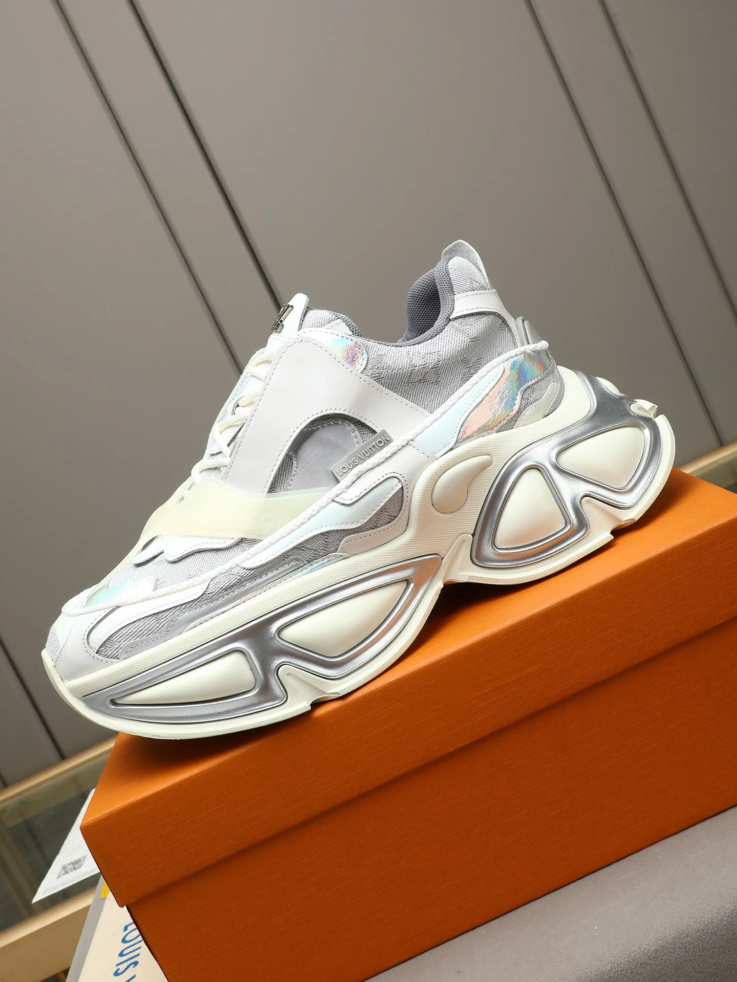 LV Sneakers White-Silver C50202609110696 - Image 6