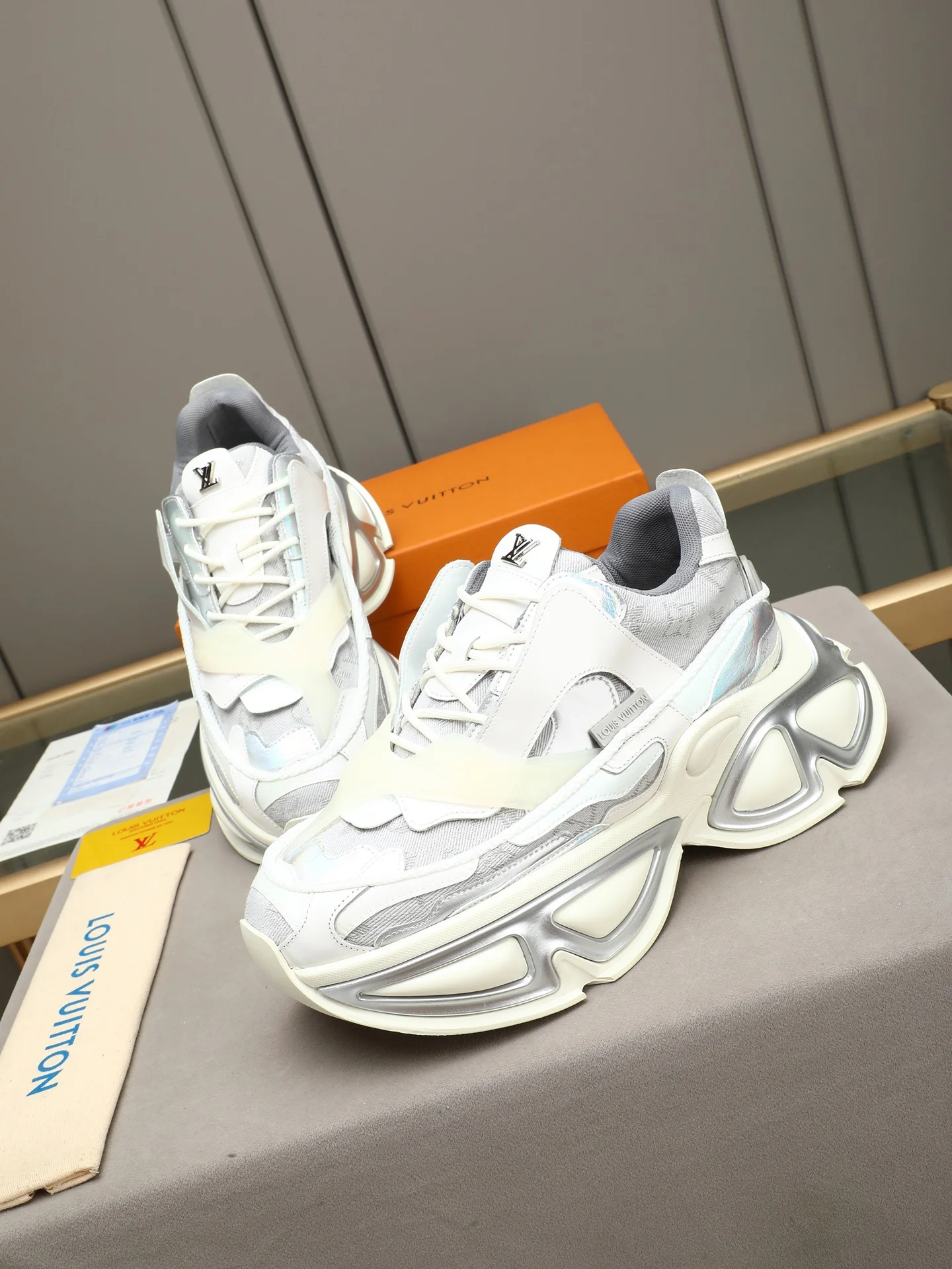 LV Sneakers White-Silver C50202609110696 - Image 7