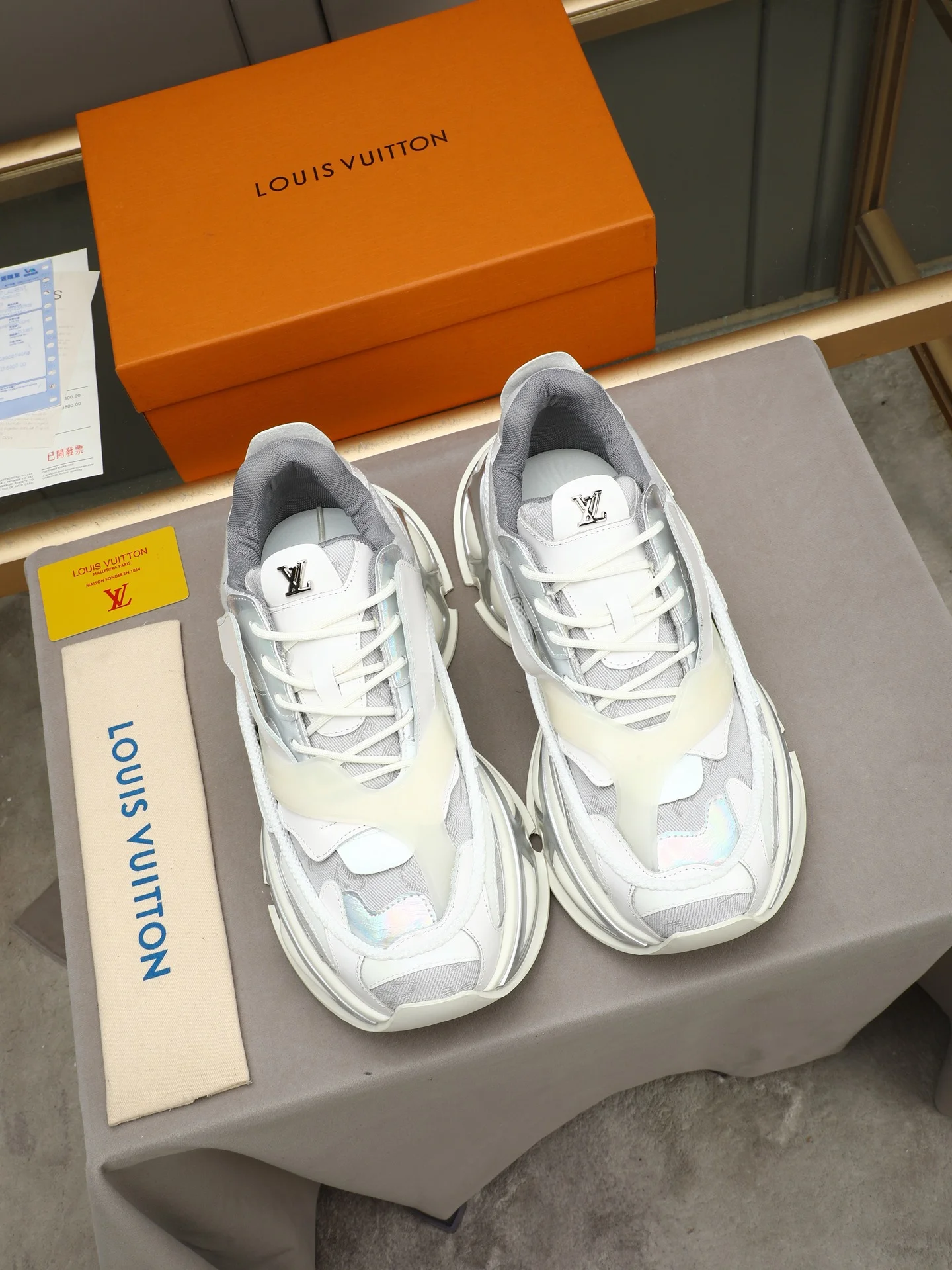 LV Sneakers White-Silver C50202609110696 - Image 9
