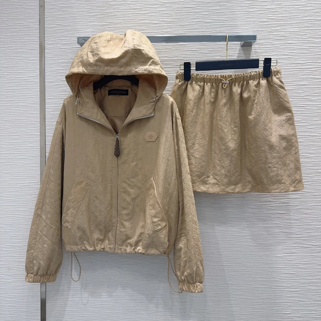 LV Suits Beige S-L D65202609060899