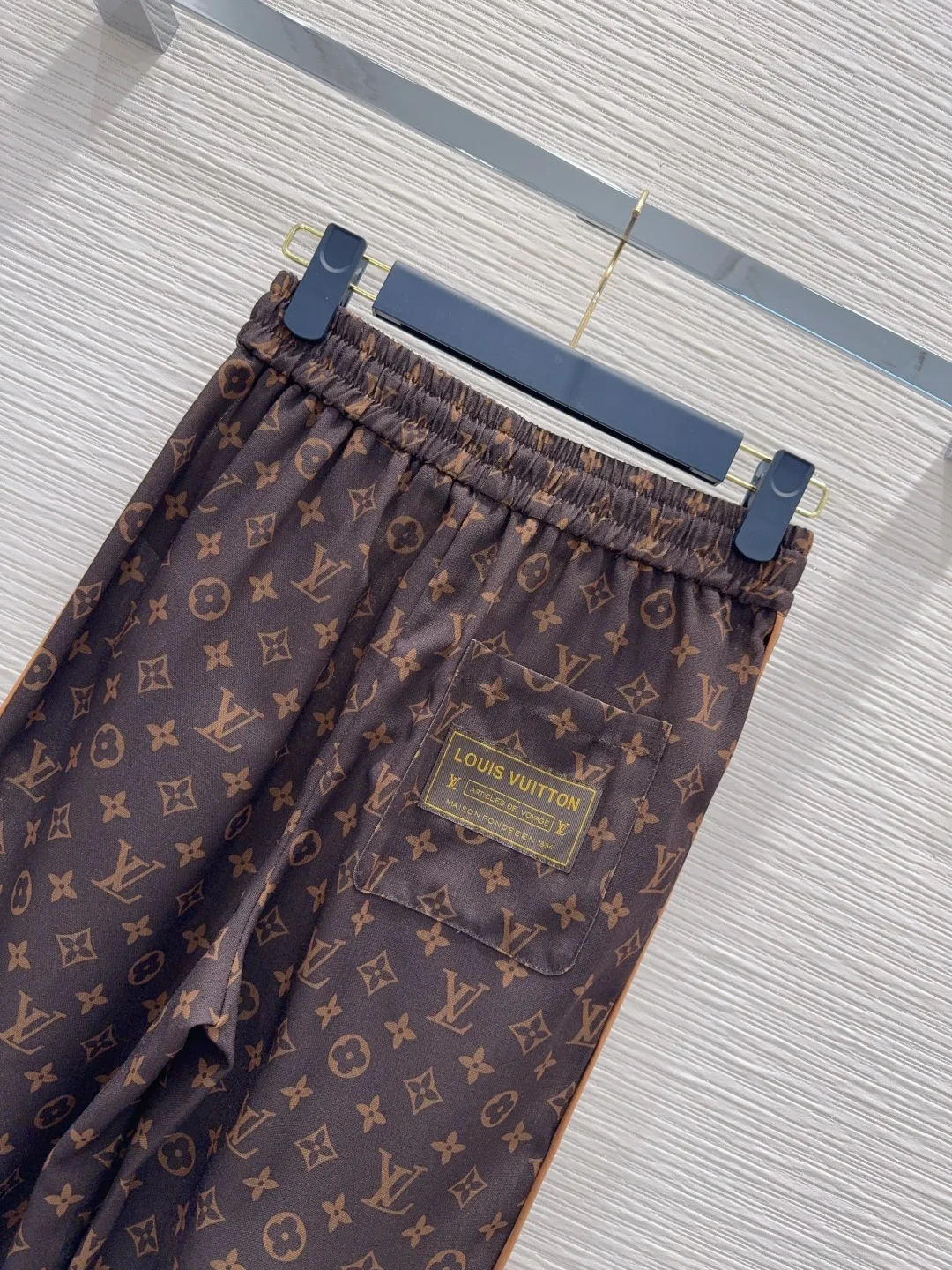 LV Suits Linen Blend Brown-Gold S-M-L B25202609062912 - Image 4