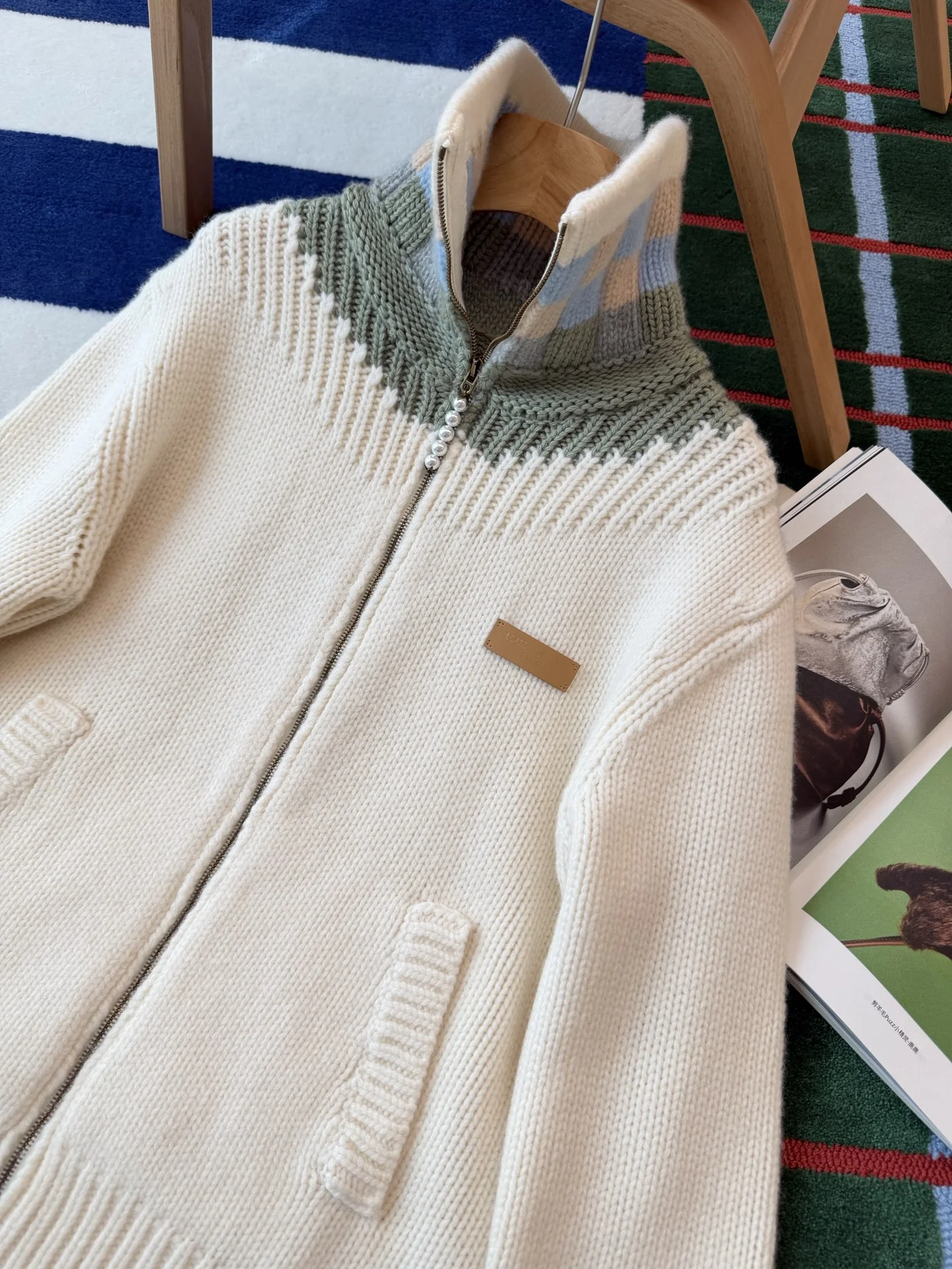 LV Sweaters Cream-Green S-L E95202609060031 - Image 2