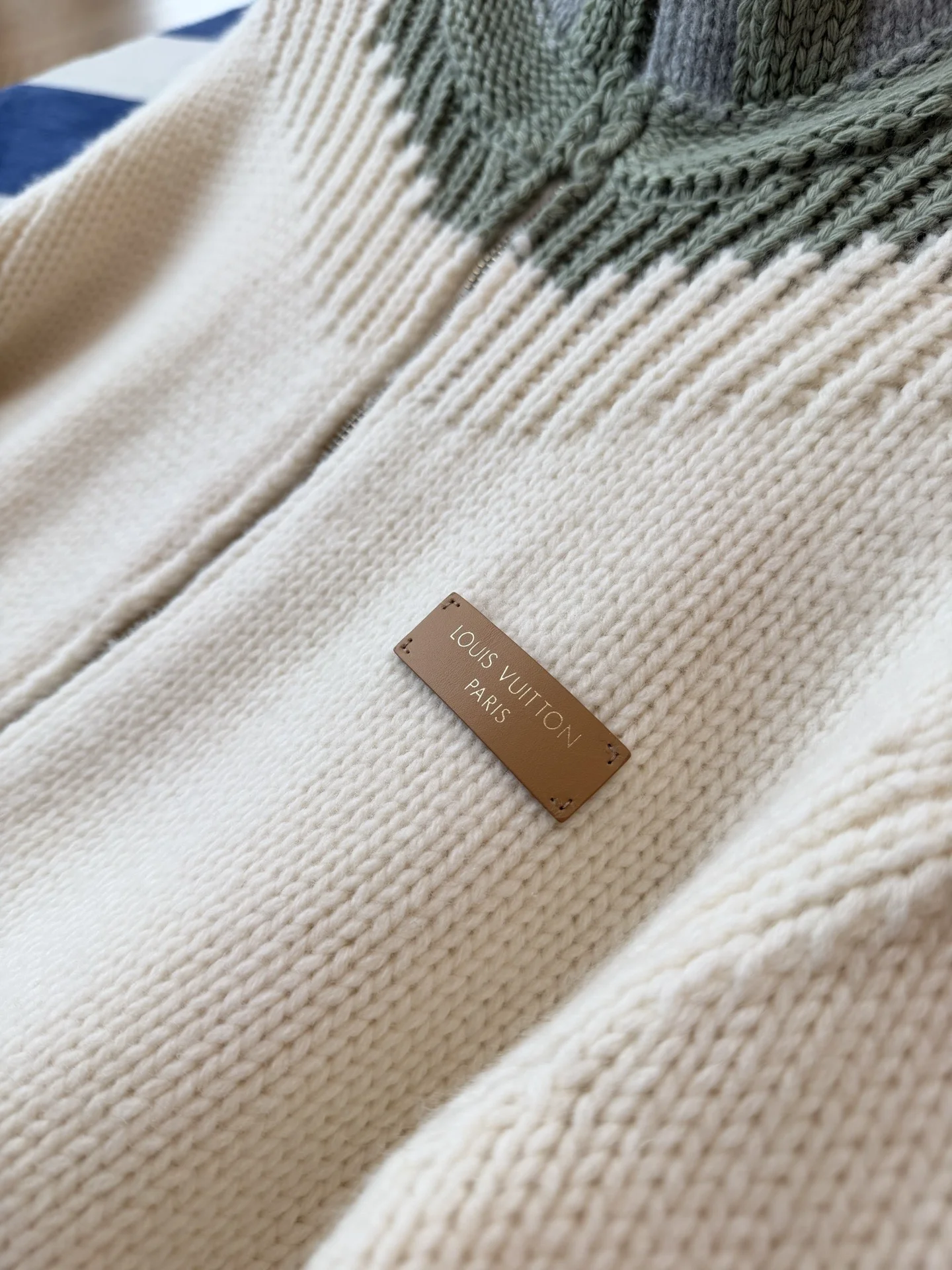 LV Sweaters Cream-Green S-L E95202609060031 - Image 8