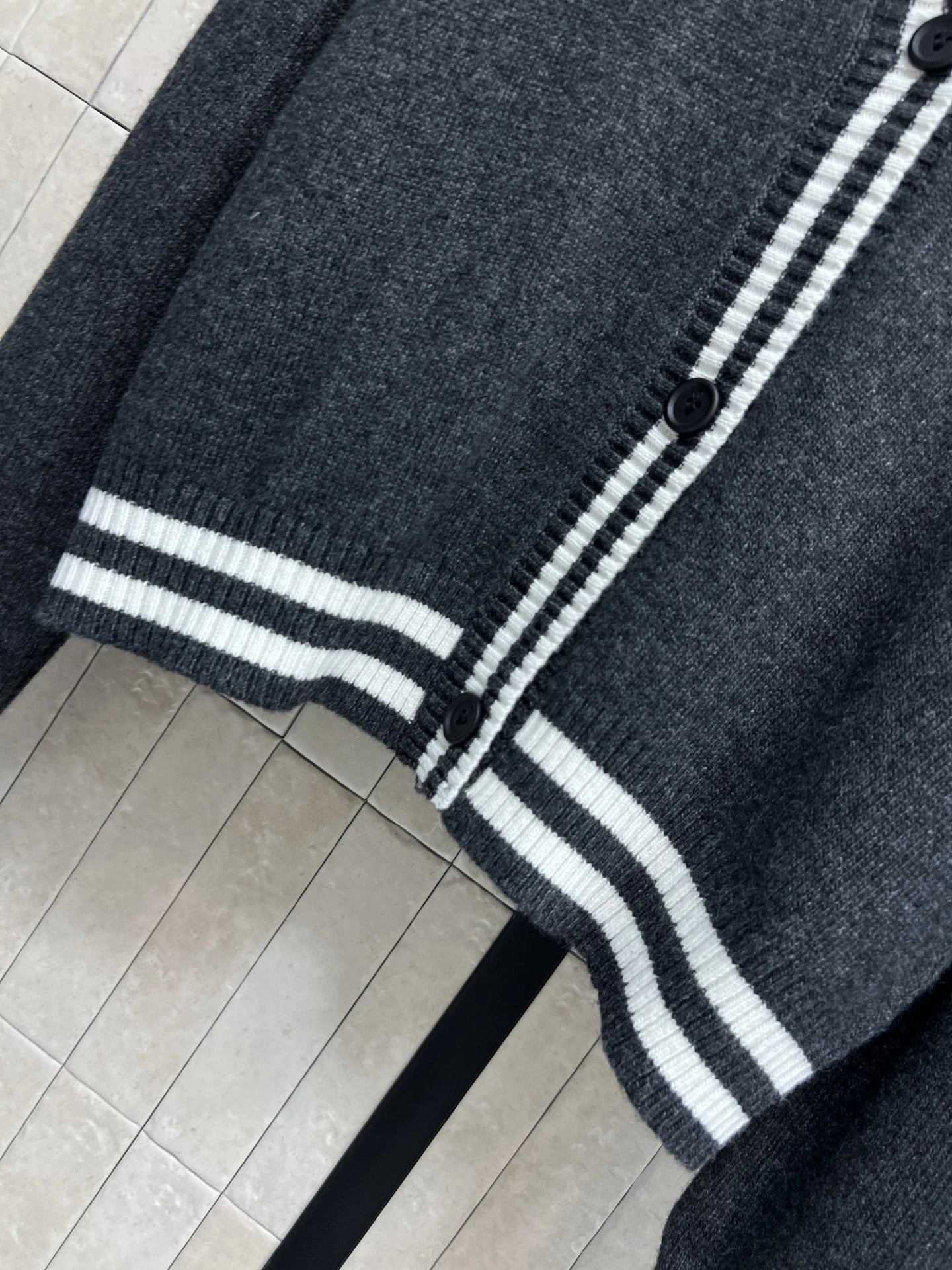 LV Sweaters Dark Gray-Navy Blue S-L B00202609060009 - Image 3
