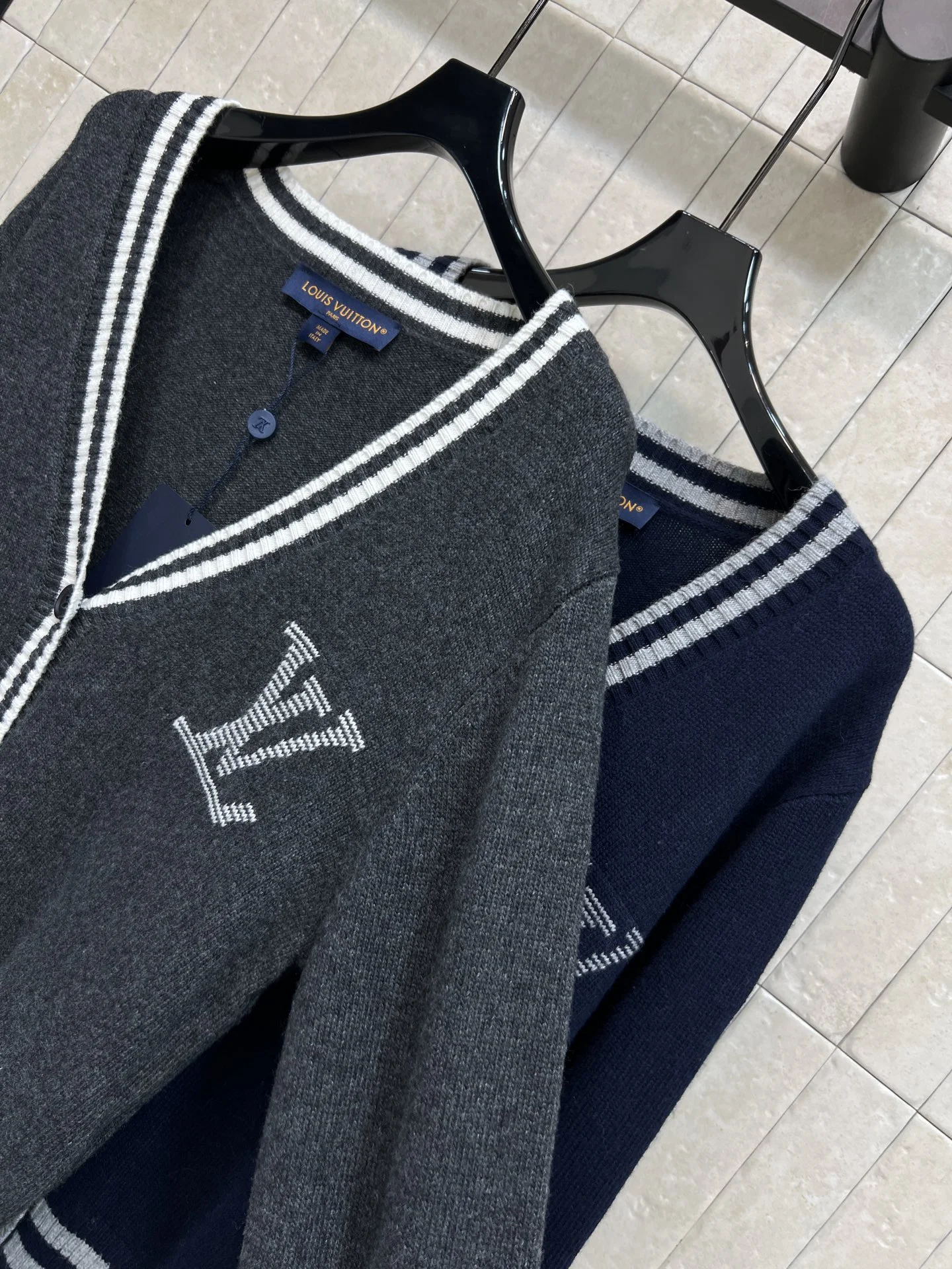 LV Sweaters Dark Gray-Navy Blue S-L B00202609060009 - Image 4