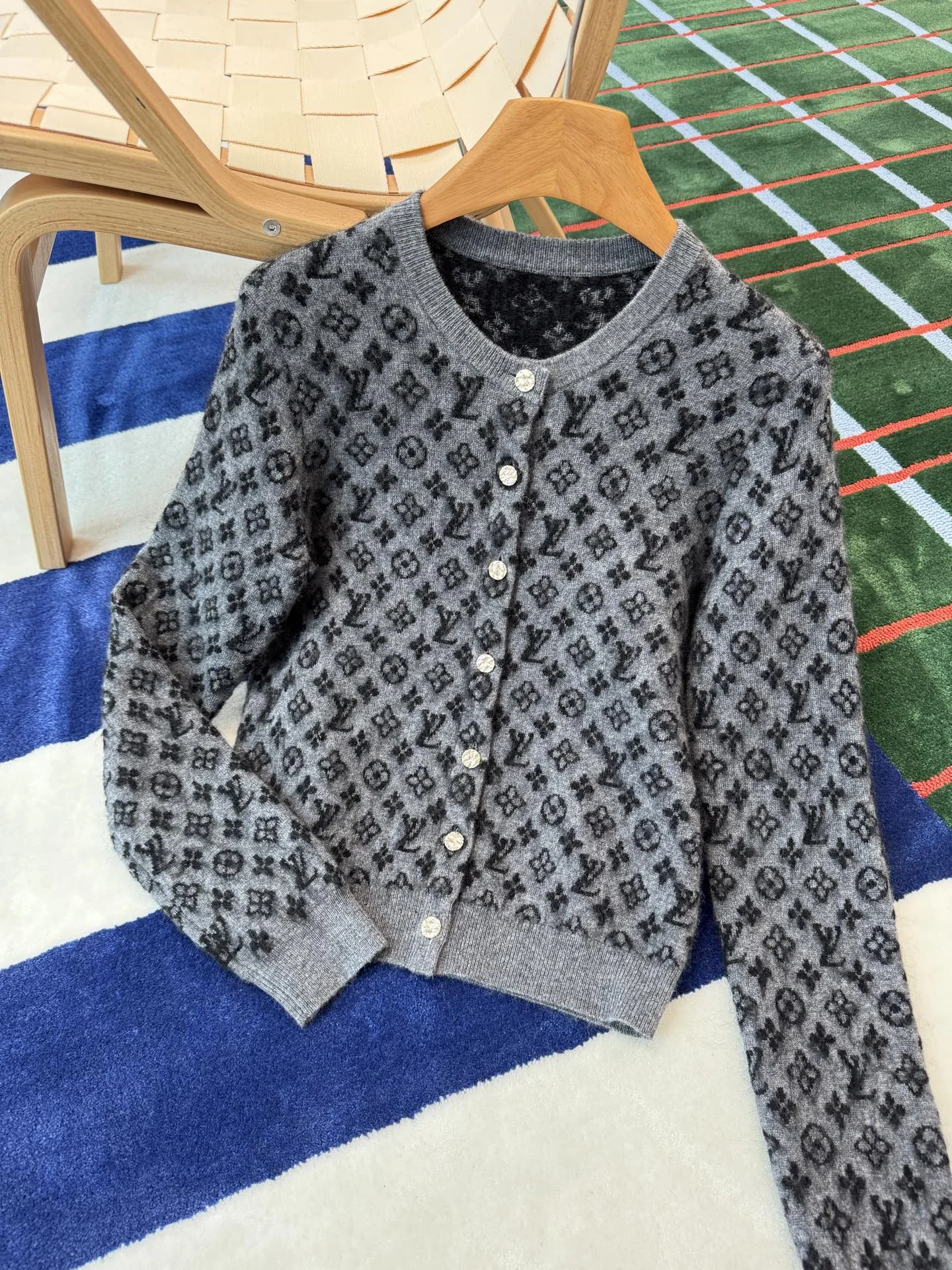 LV Sweaters Mohair Gray-Black S-L D25202609060032