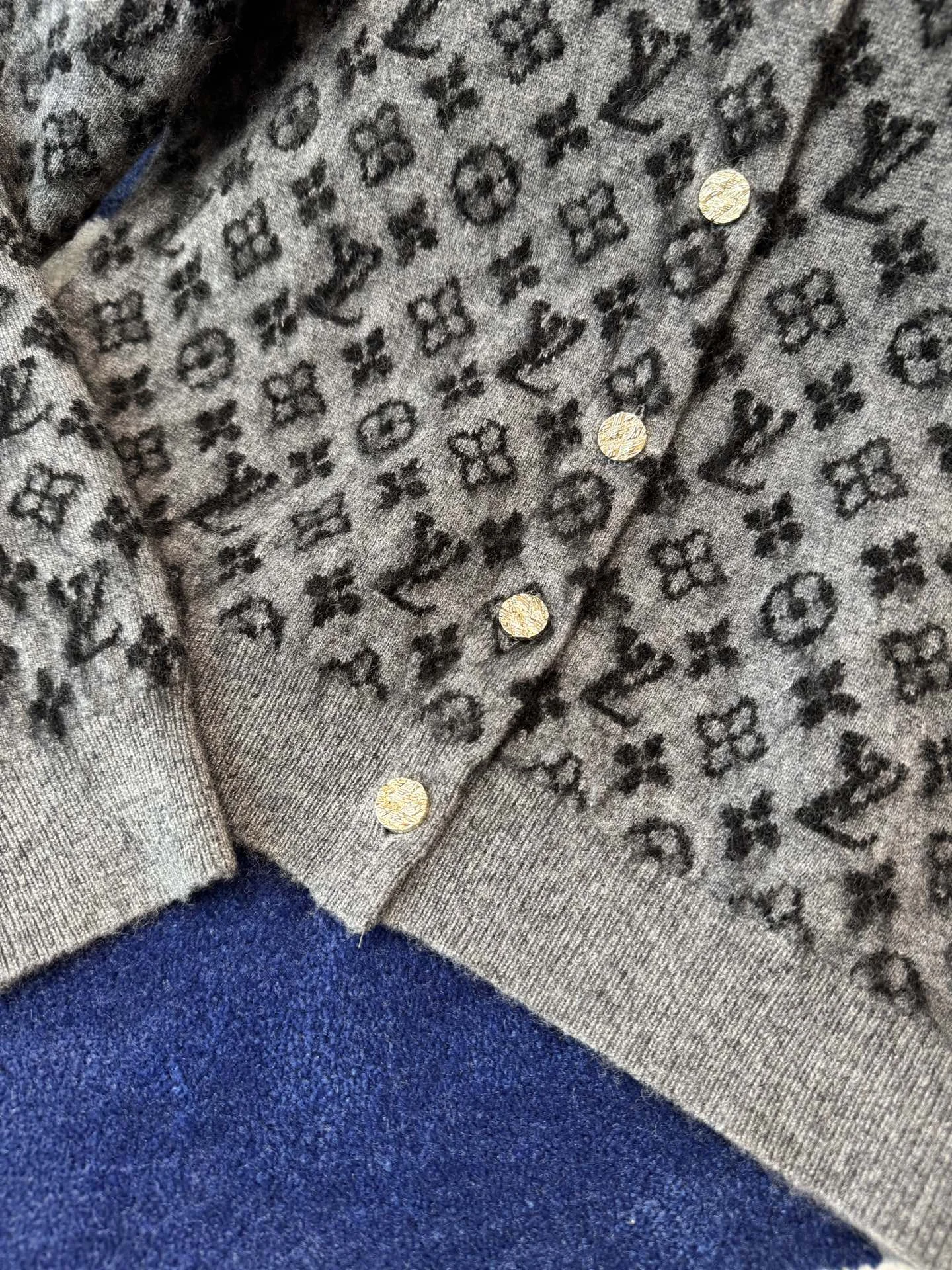LV Sweaters Mohair Gray-Black S-L D25202609060032 - Image 4