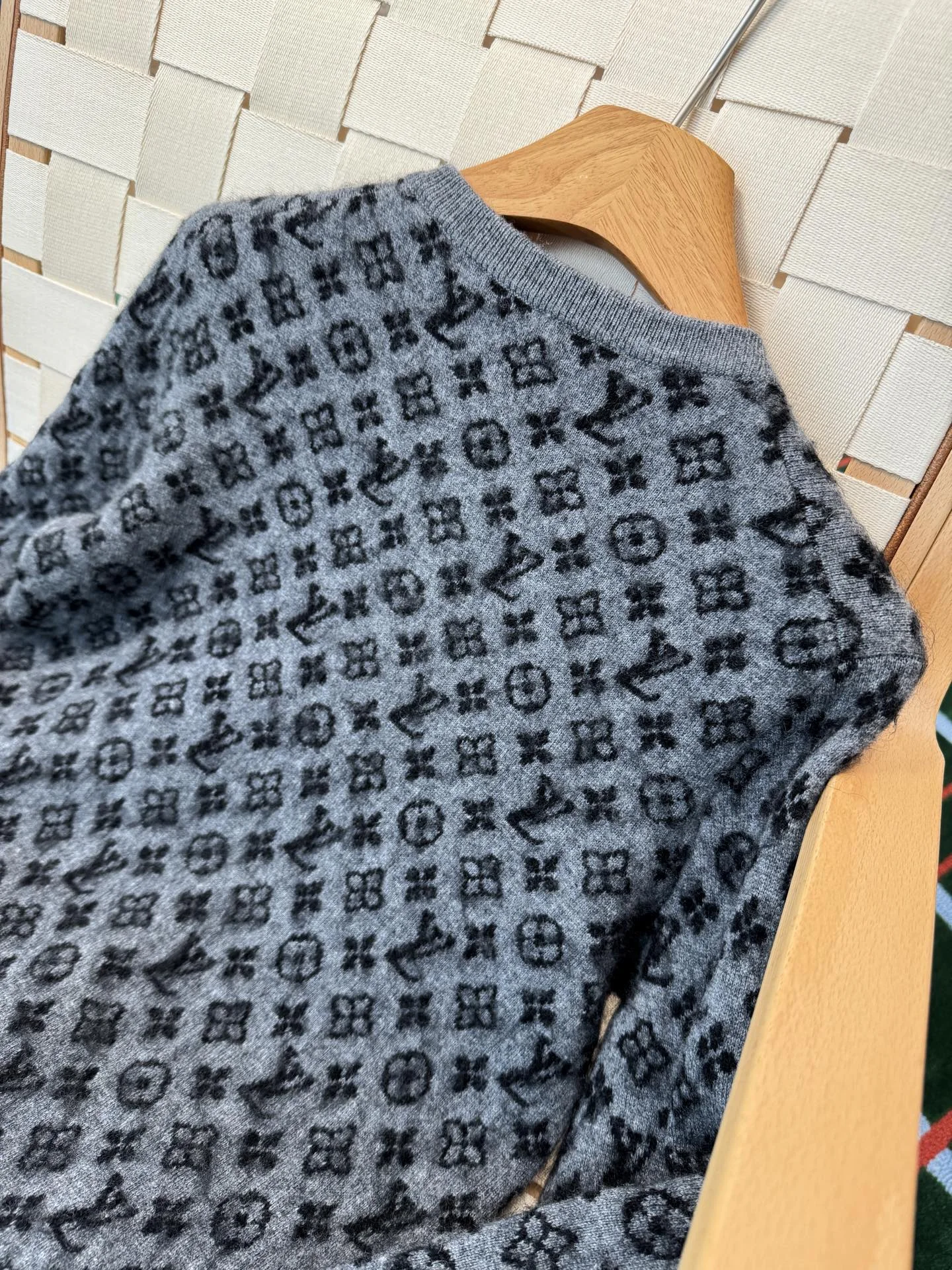 LV Sweaters Mohair Gray-Black S-L D25202609060032 - Image 6