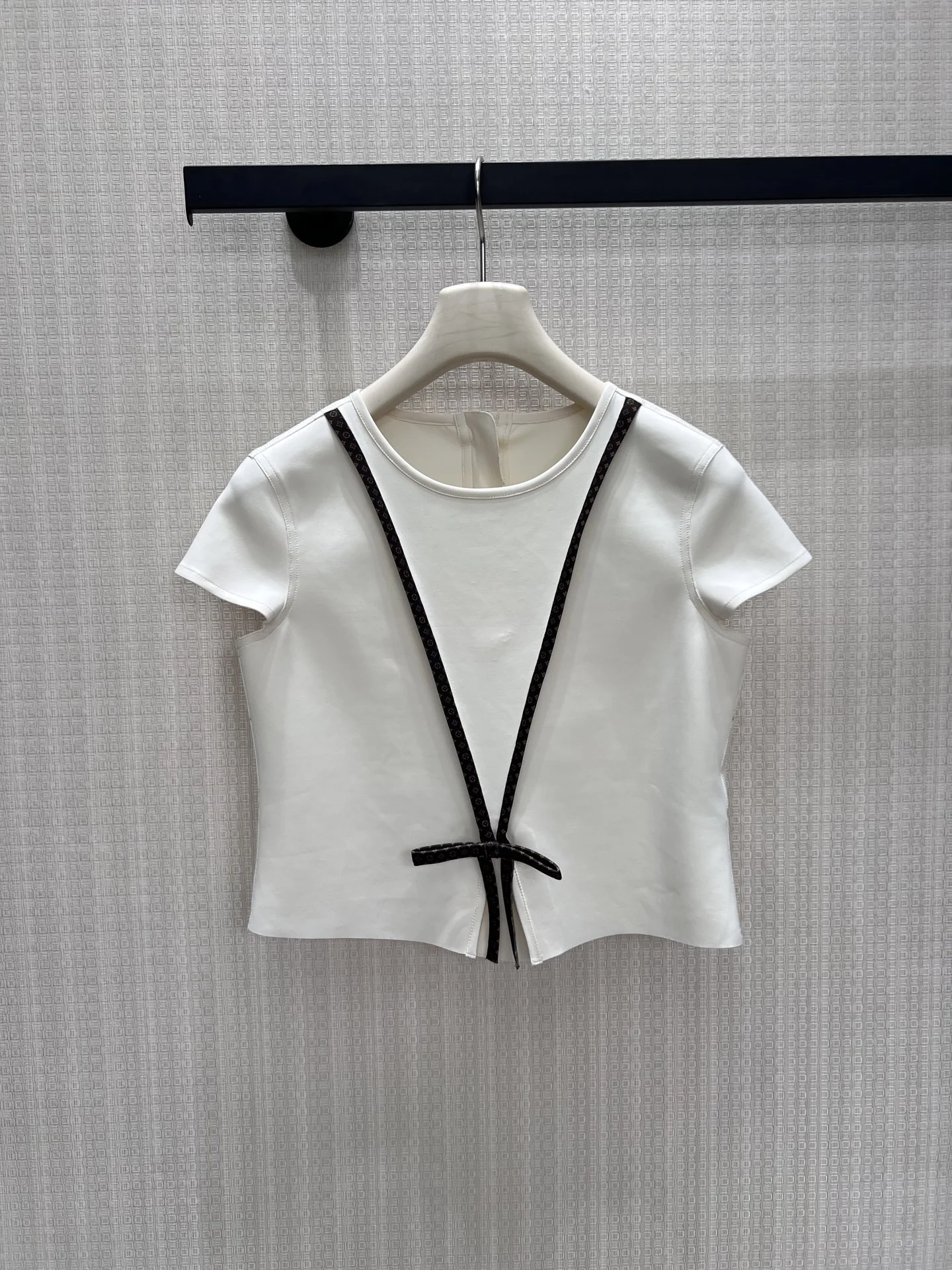 LV T-shirts White-Black S-L B85202609061813