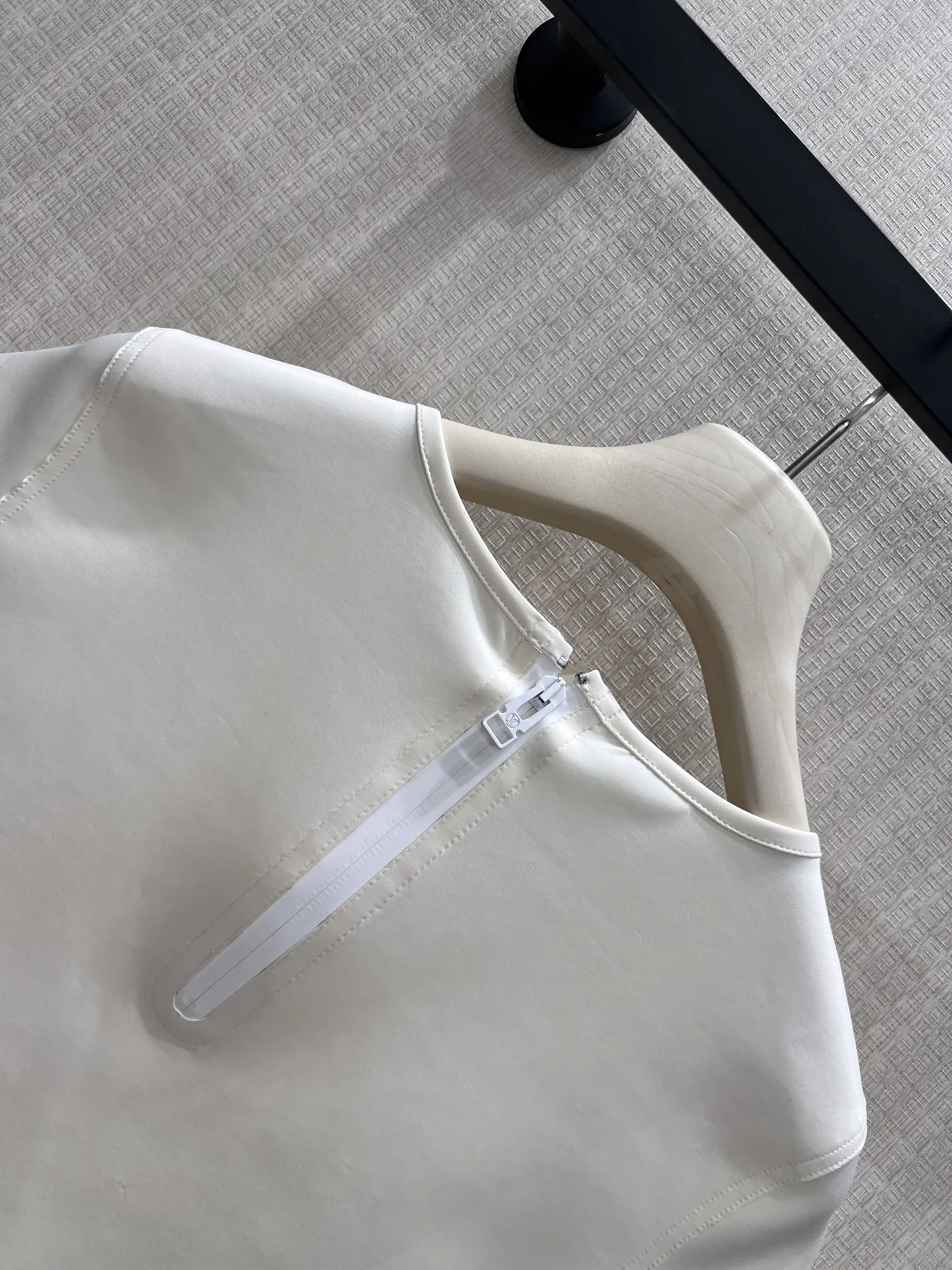 LV T-shirts White-Black S-L B85202609061813 - Image 4