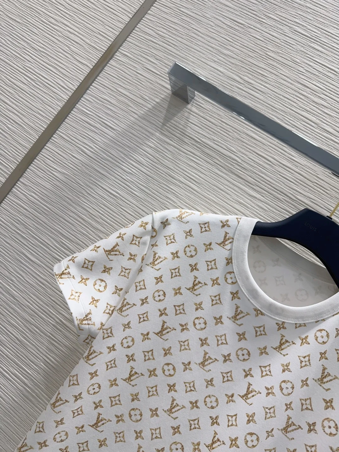 LV T-shirts White-Gold S-L A65202609063584 - Image 3