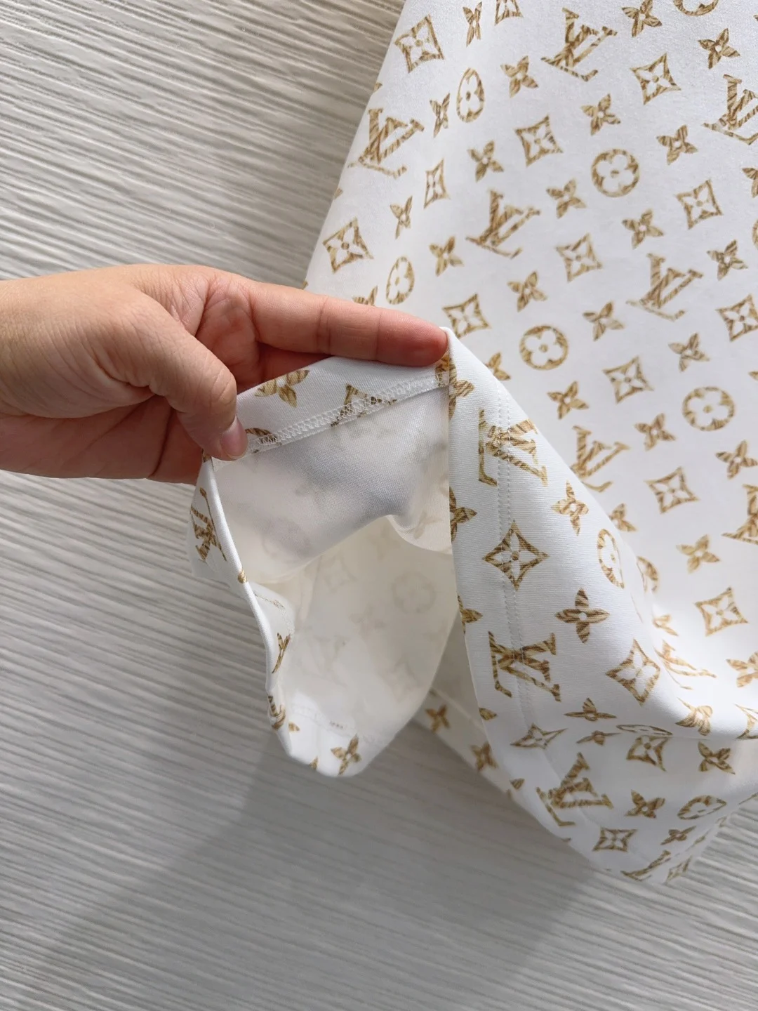 LV T-shirts White-Gold S-L A65202609063584 - Image 6