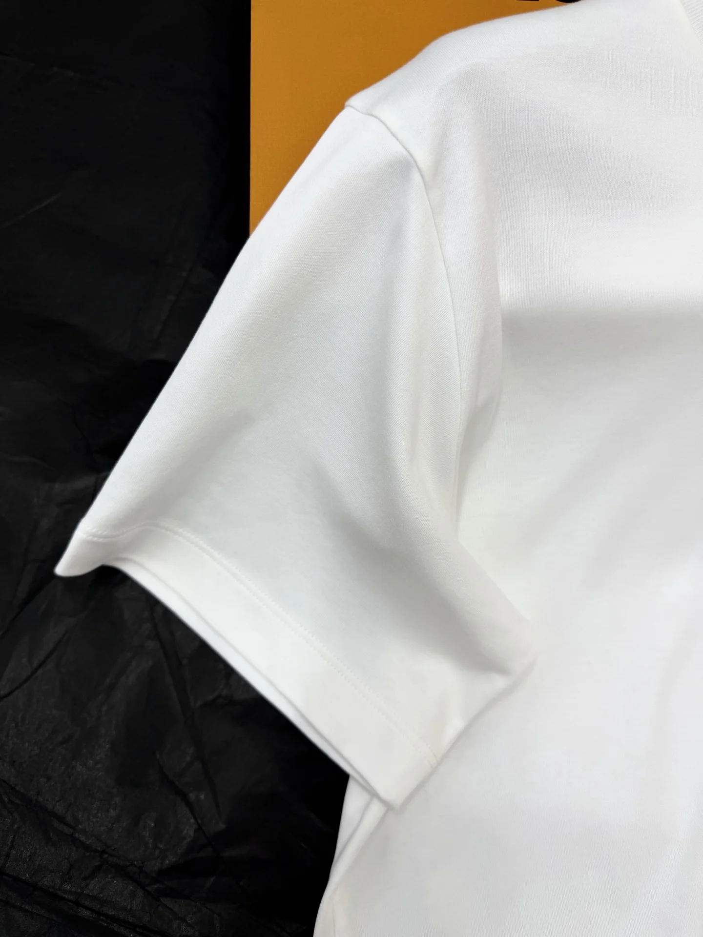 LV T-shirts White-Gold S-L B15202609060294 - Image 5