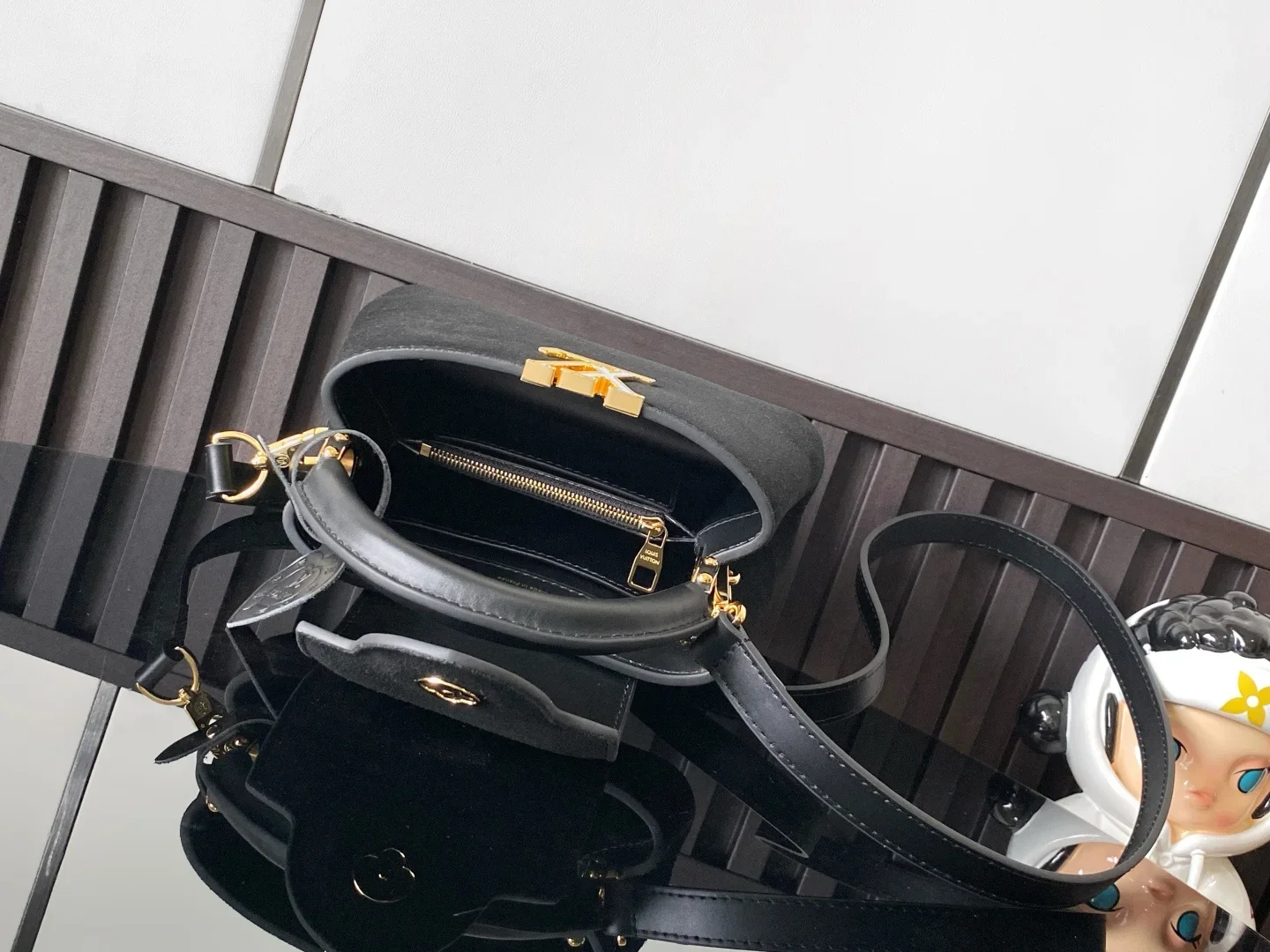 LV Top Handle Bags Black-Gold 21X14X8CM A080202609090362 - Image 8