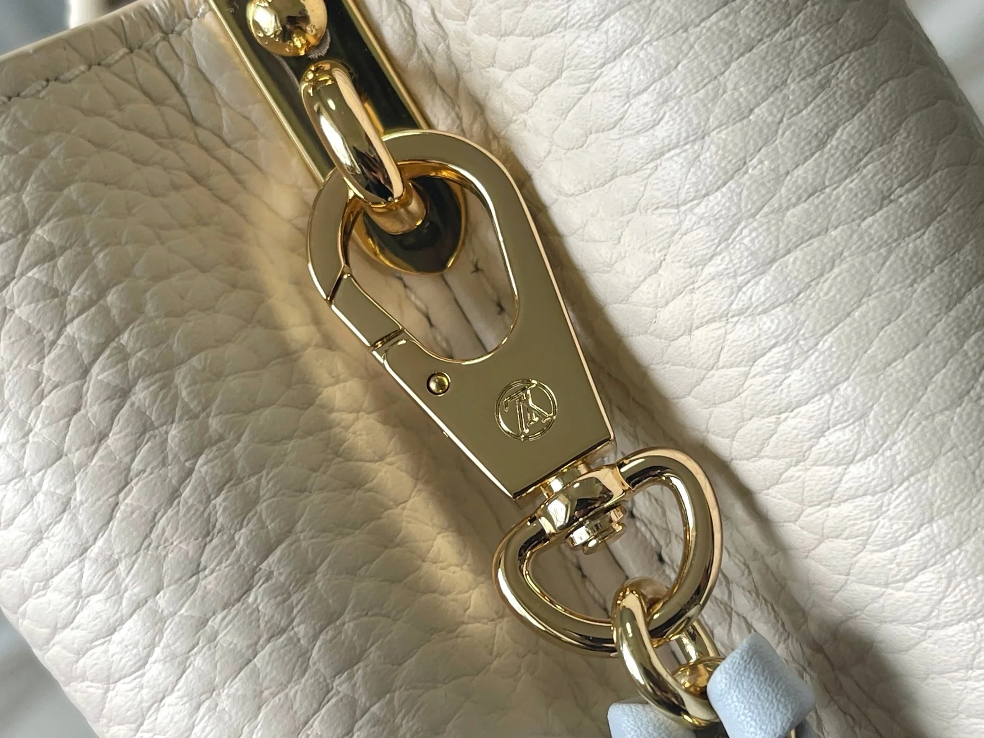 LV Top Handle Bags Cream-Gold 21X14X8CM I80202609090366 - Image 6