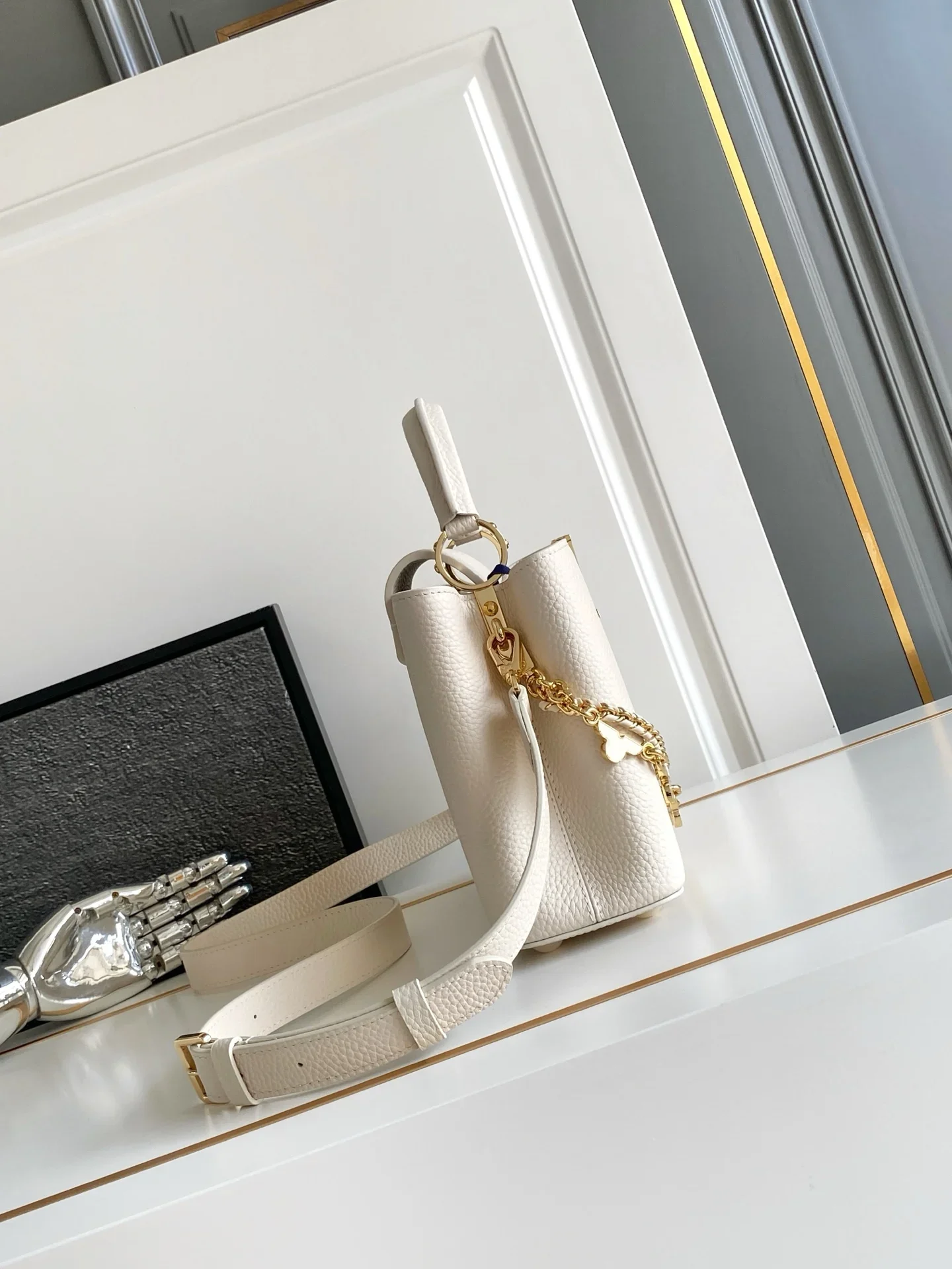 LV Top Handle Bags Cream-Gold 27X18X9CM A250202609090443 - Image 2