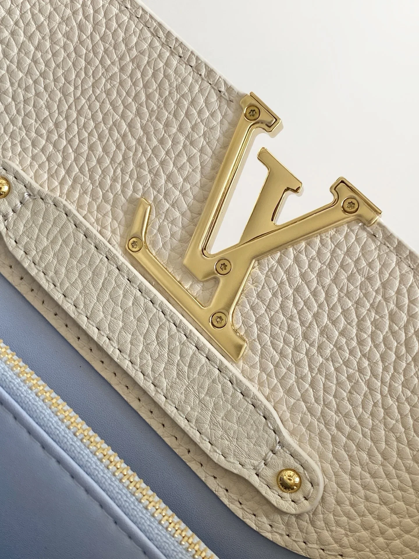 LV Top Handle Bags Cream-Gold 27X18X9CM A250202609090443 - Image 6