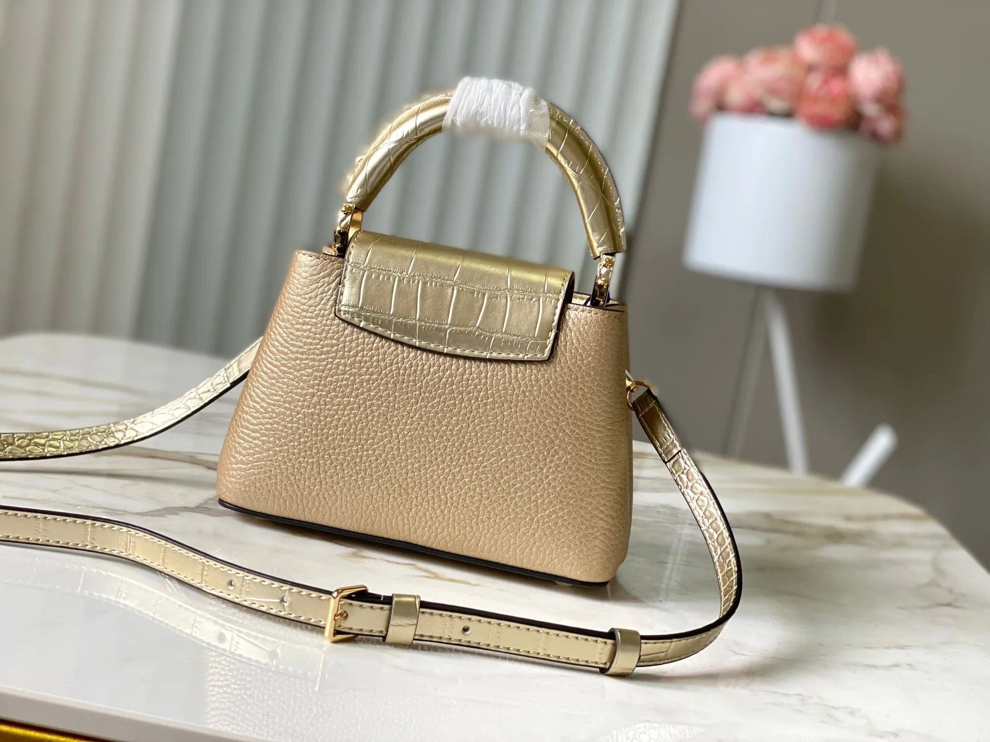 LV Top Handle Bags Gold 21X14X8CM A050202609090368 - Image 3