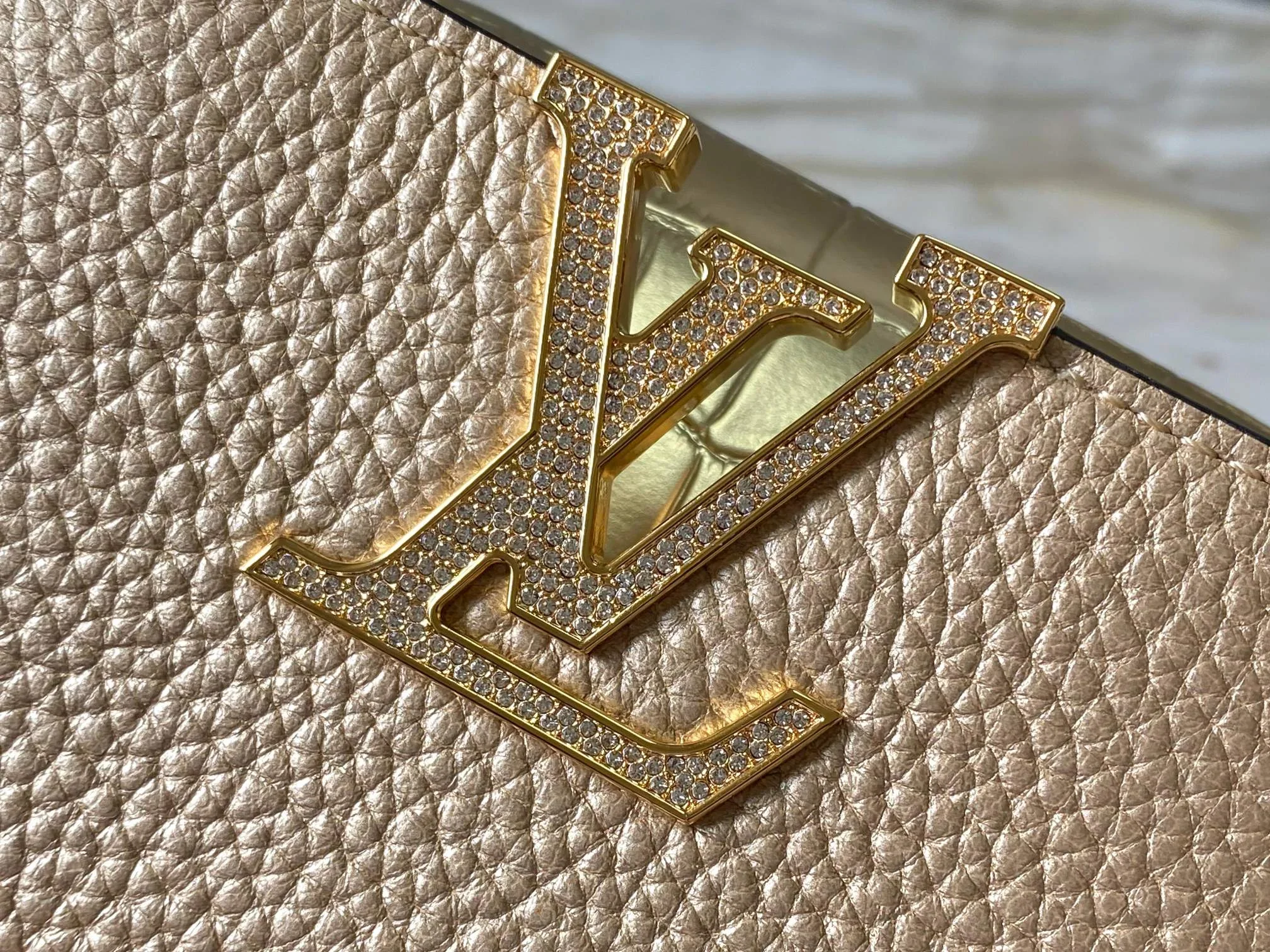 LV Top Handle Bags Gold 21X14X8CM A050202609090368 - Image 4