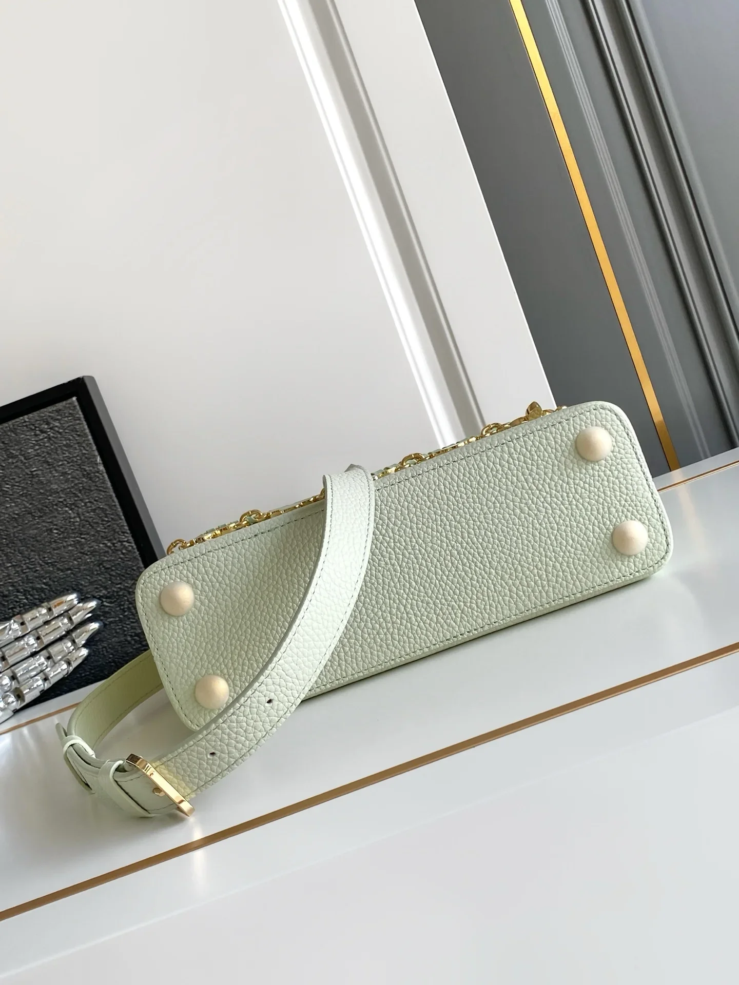 LV Top Handle Bags Mint Green-Gold 27X18X9CM A250202609090369 - Image 4