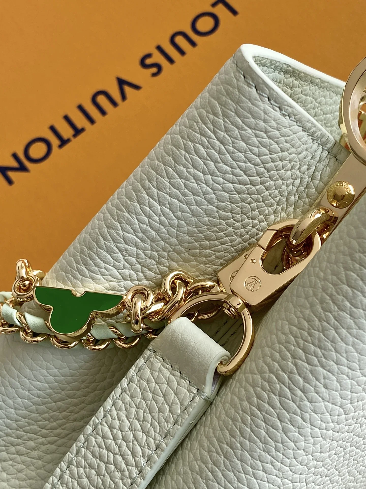 LV Top Handle Bags Mint Green-Gold 27X18X9CM A250202609090369 - Image 7