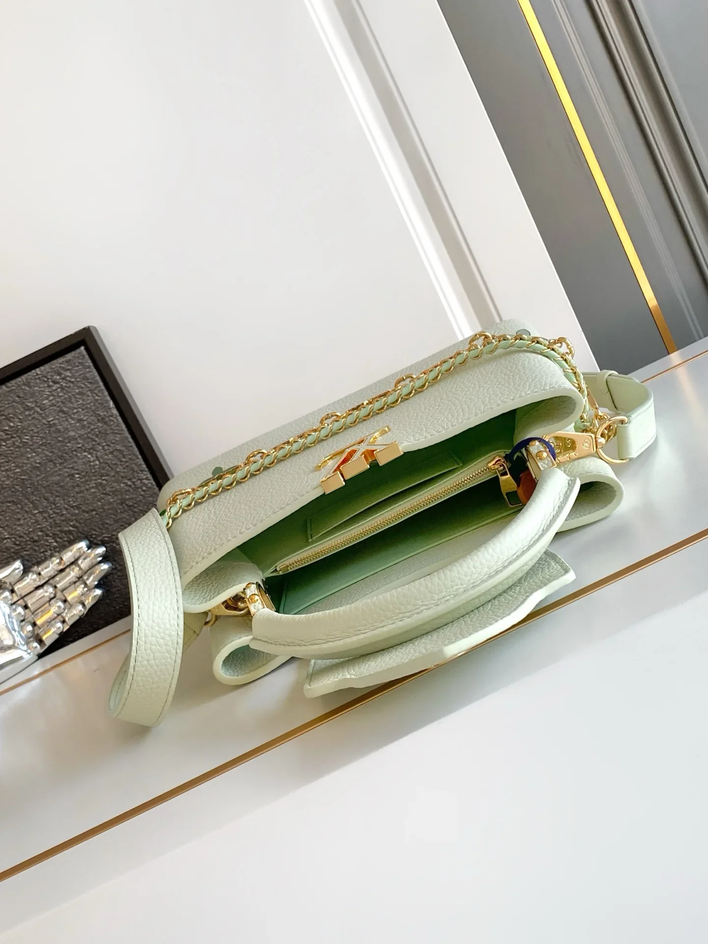 LV Top Handle Bags Mint Green-Gold 27X18X9CM A250202609090369 - Image 8