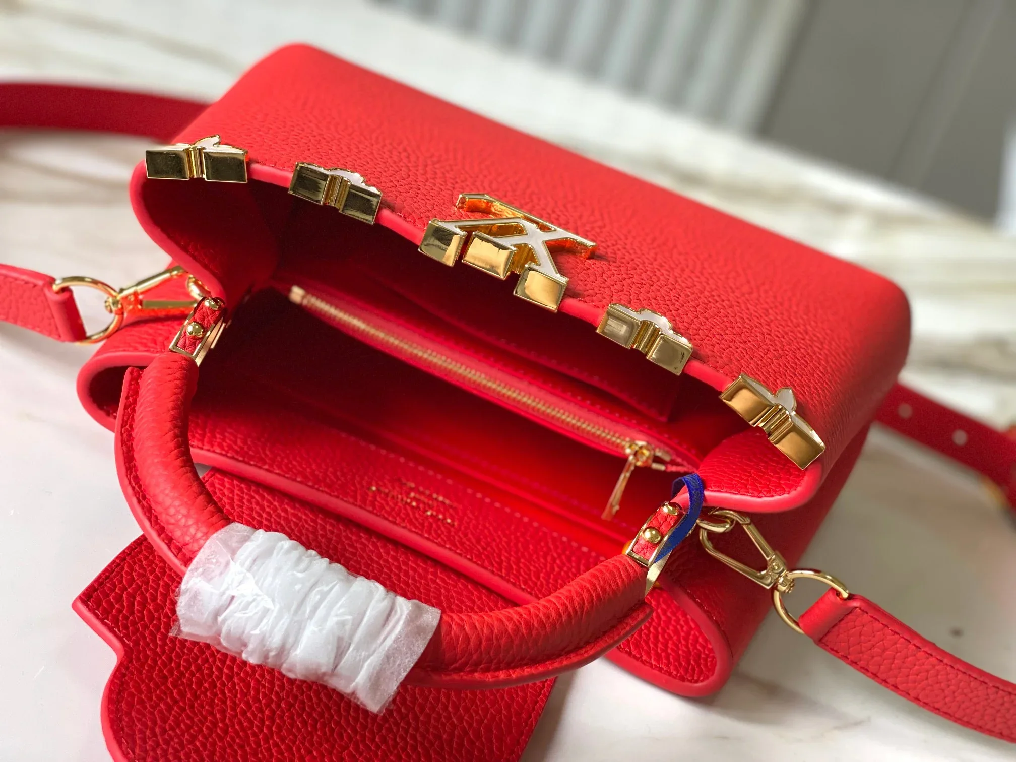 LV Top Handle Bags Red-Gold 27X18X9CM A100202609090376 - Image 5