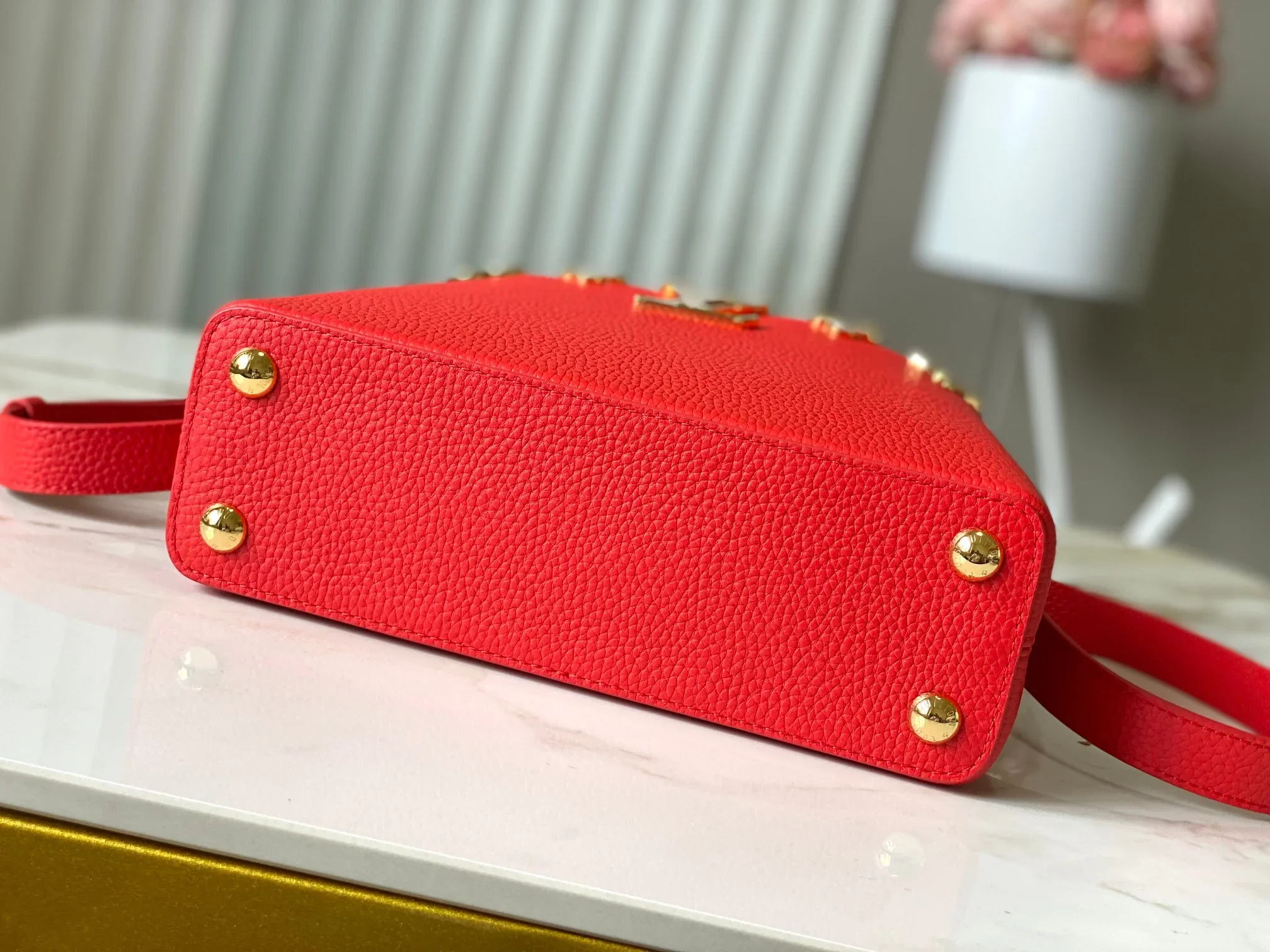 LV Top Handle Bags Red-Gold 27X18X9CM A100202609090376 - Image 9