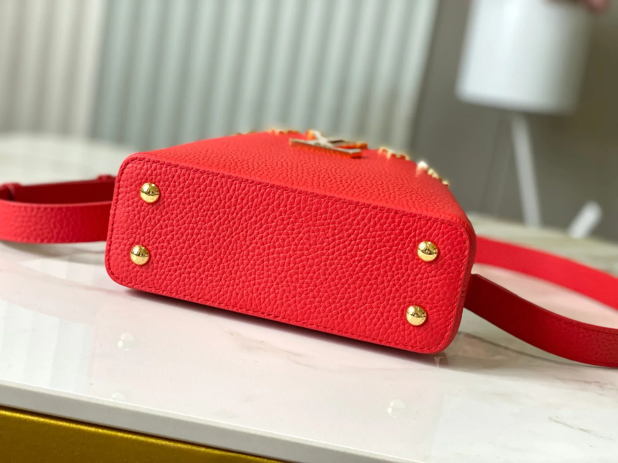 LV Top Handle Bags Taurillon Leather Red-Gold 21X14X8CM A000202609090371 - Image 9