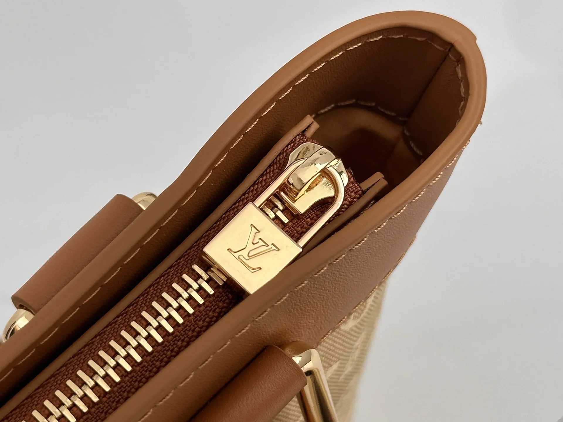 LV Totes Bags Beige-Brown 24X26X9CM E50202609090377 - Image 7