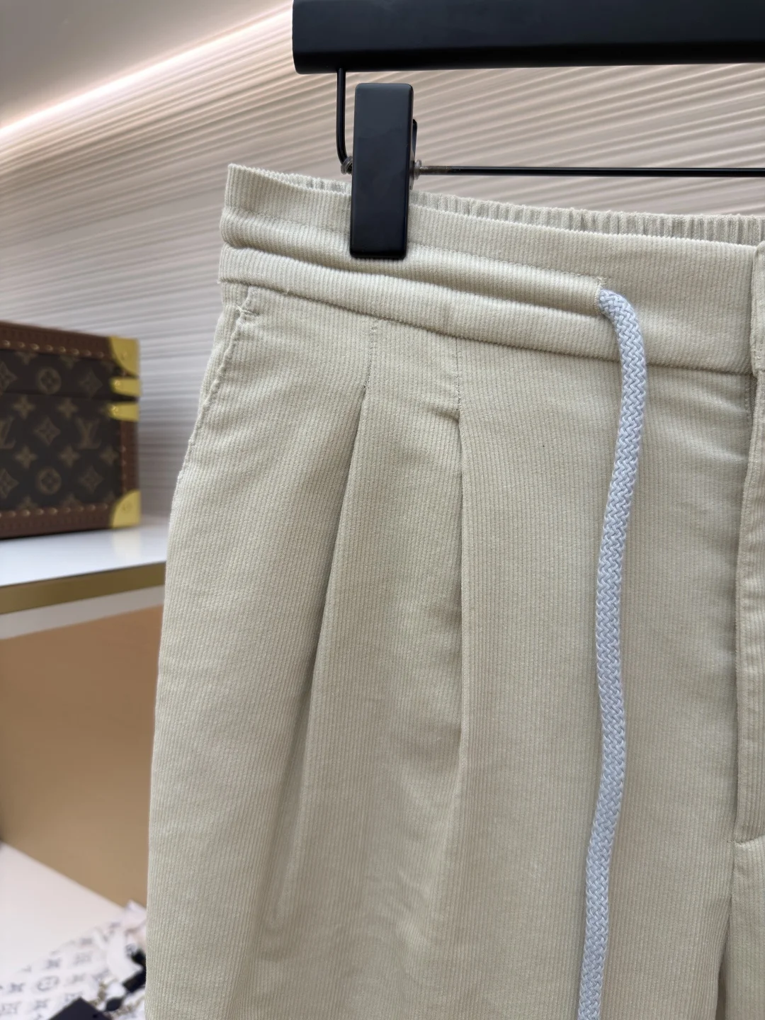 LV Trousers Beige S-L B95202609090588 - Image 4