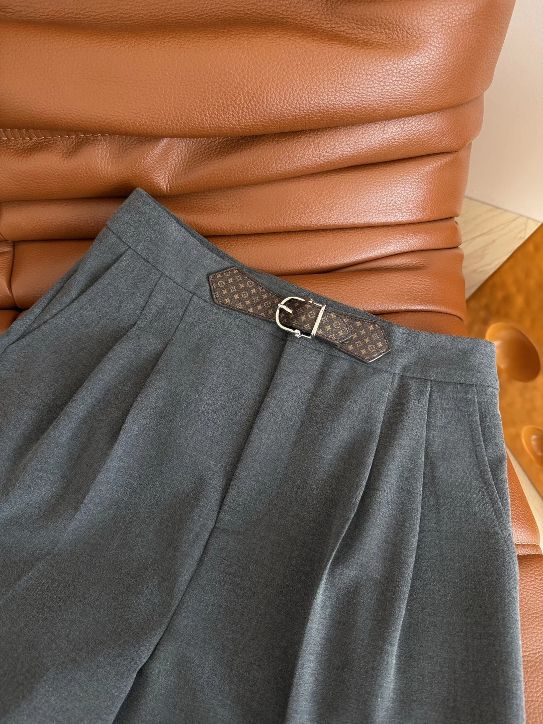 LV Trousers Black-Gray S-L B65202609060366 - Image 4