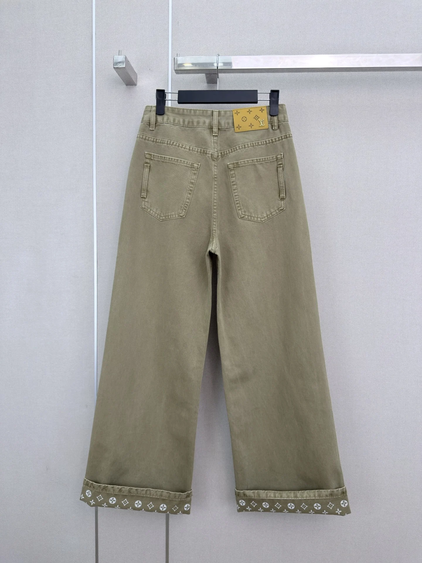 LV Trousers Khaki-White S-L A90202609062673 - Image 6
