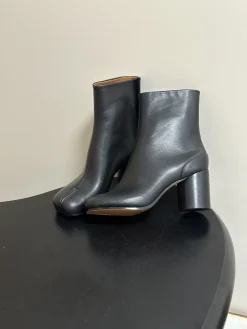 Alternative view of MAISON MARGIELA Booties Calf Leather Black EU35-39 C90202609112022