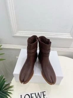 MAISON MARGIELA Boots Brown D50202609110220