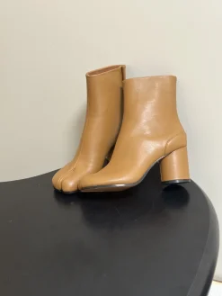 Alternative view of MAISON MARGIELA Boots Calf Leather Brown EU35-39 C90202609112023