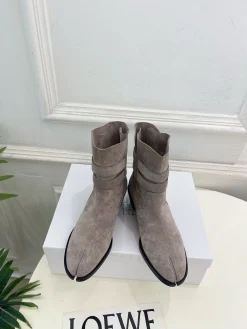 MAISON MARGIELA Boots Gray-Black D50202609110217
