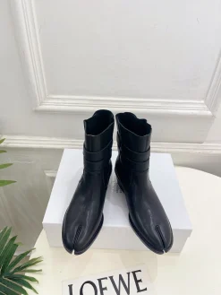 MAISON MARGIELA Boots Suede Leather Black EU35-39 D50202609110221