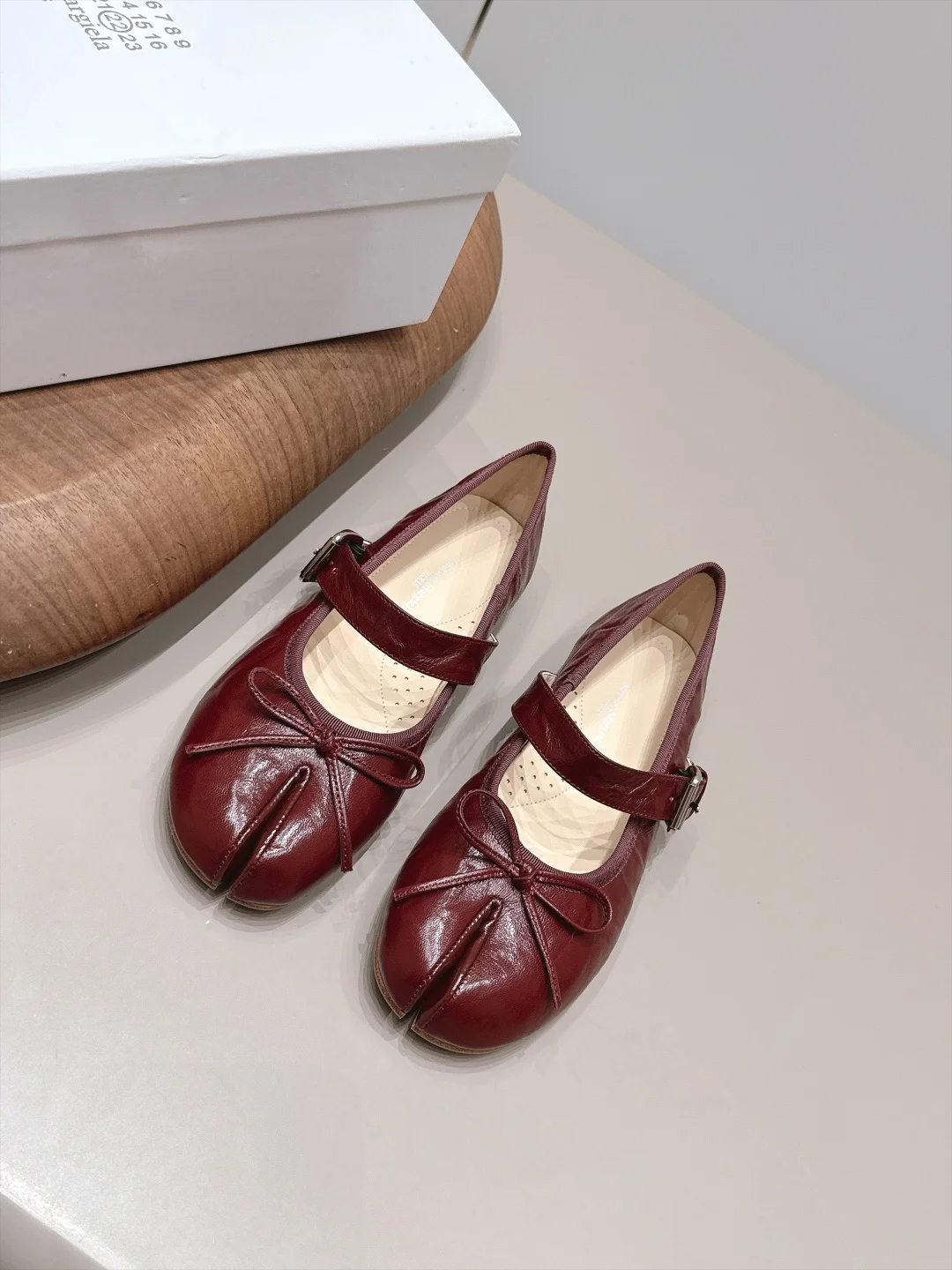 MAISON MARGIELA Flats Sheepskin Leather Burgundy EU35-39 C10202609111570