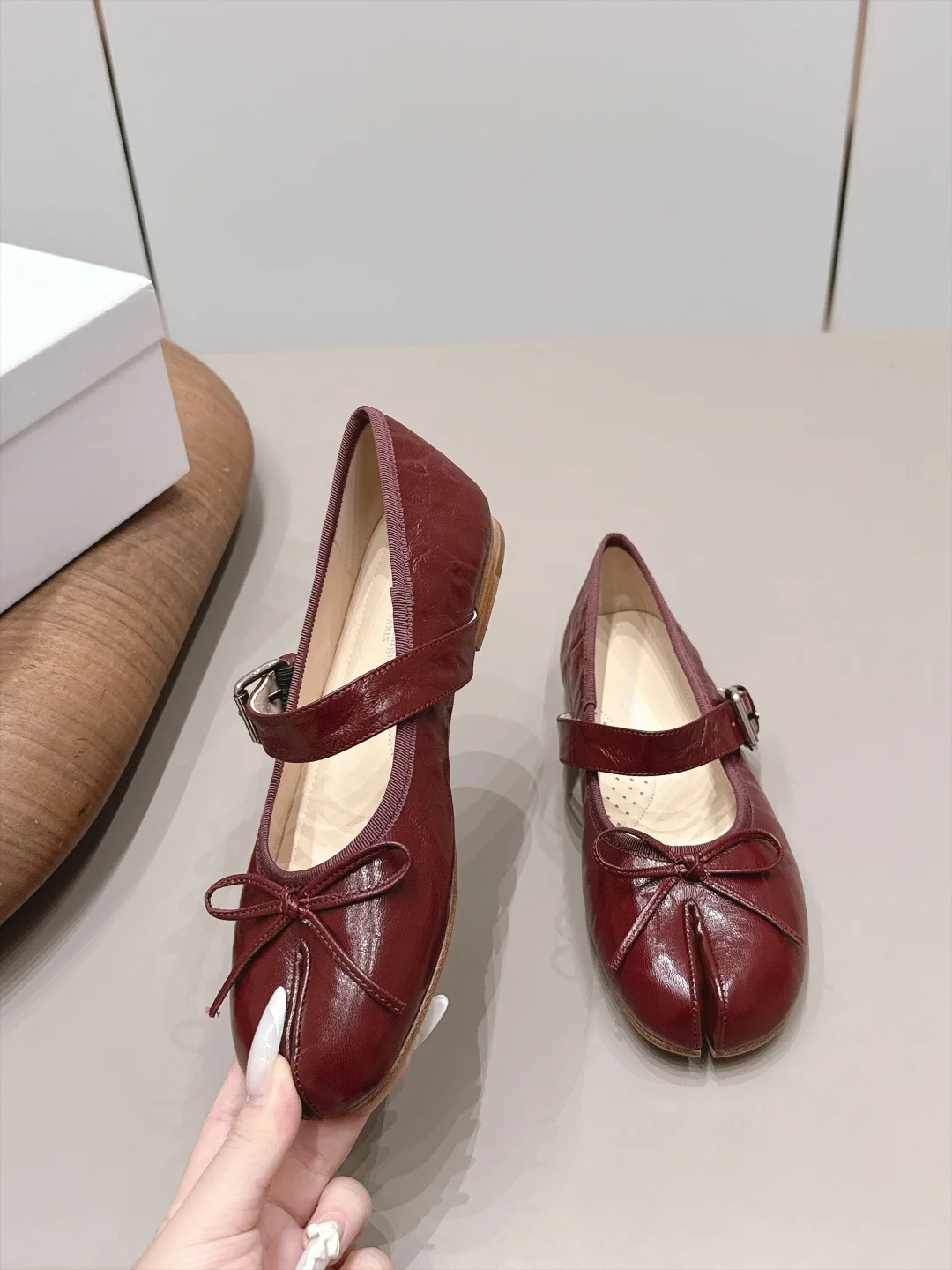 MAISON MARGIELA Flats Sheepskin Leather Burgundy EU35-39 C10202609111570 - Image 4