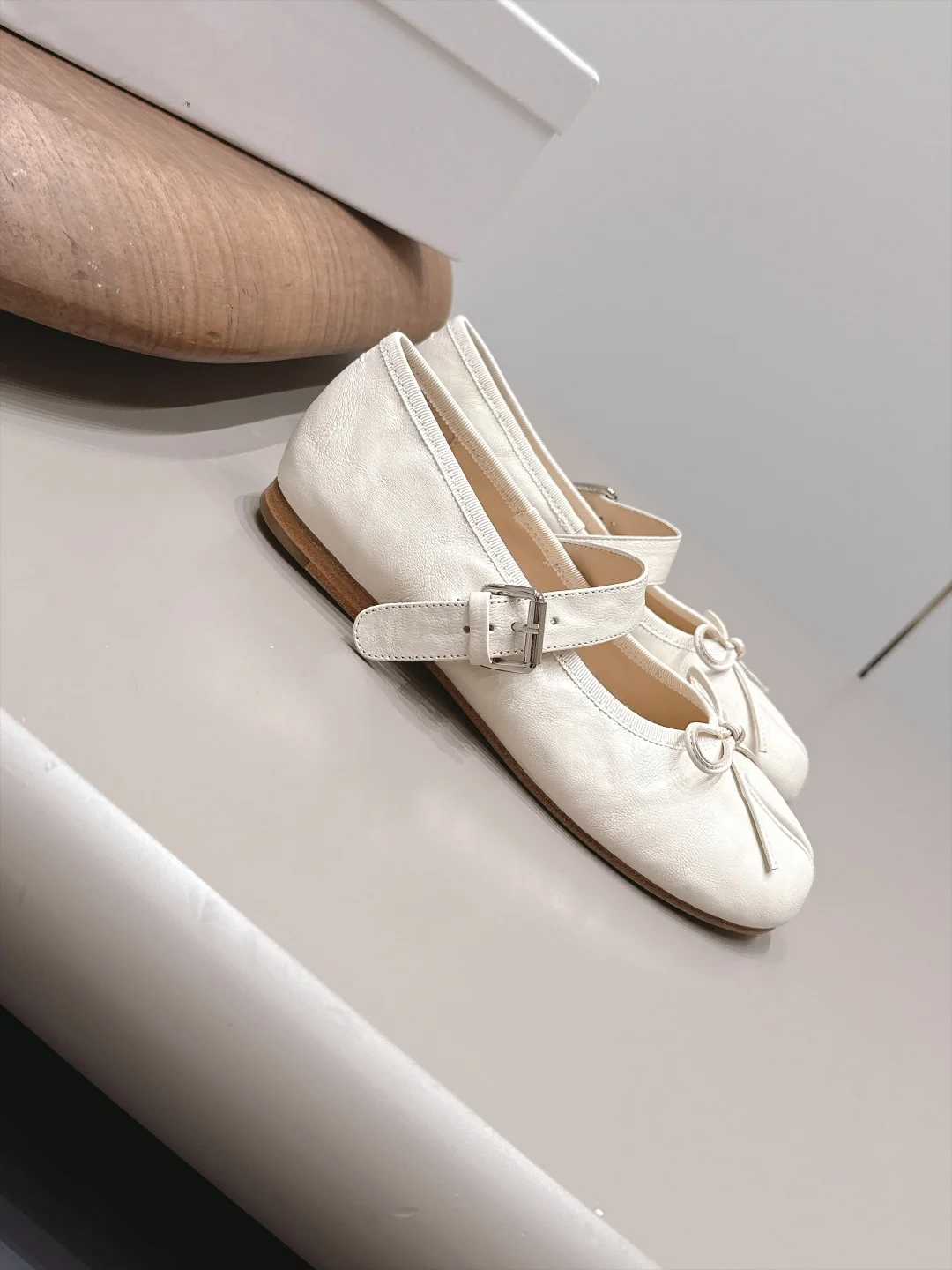 MAISON MARGIELA Flats White C10202609111569 - Image 2
