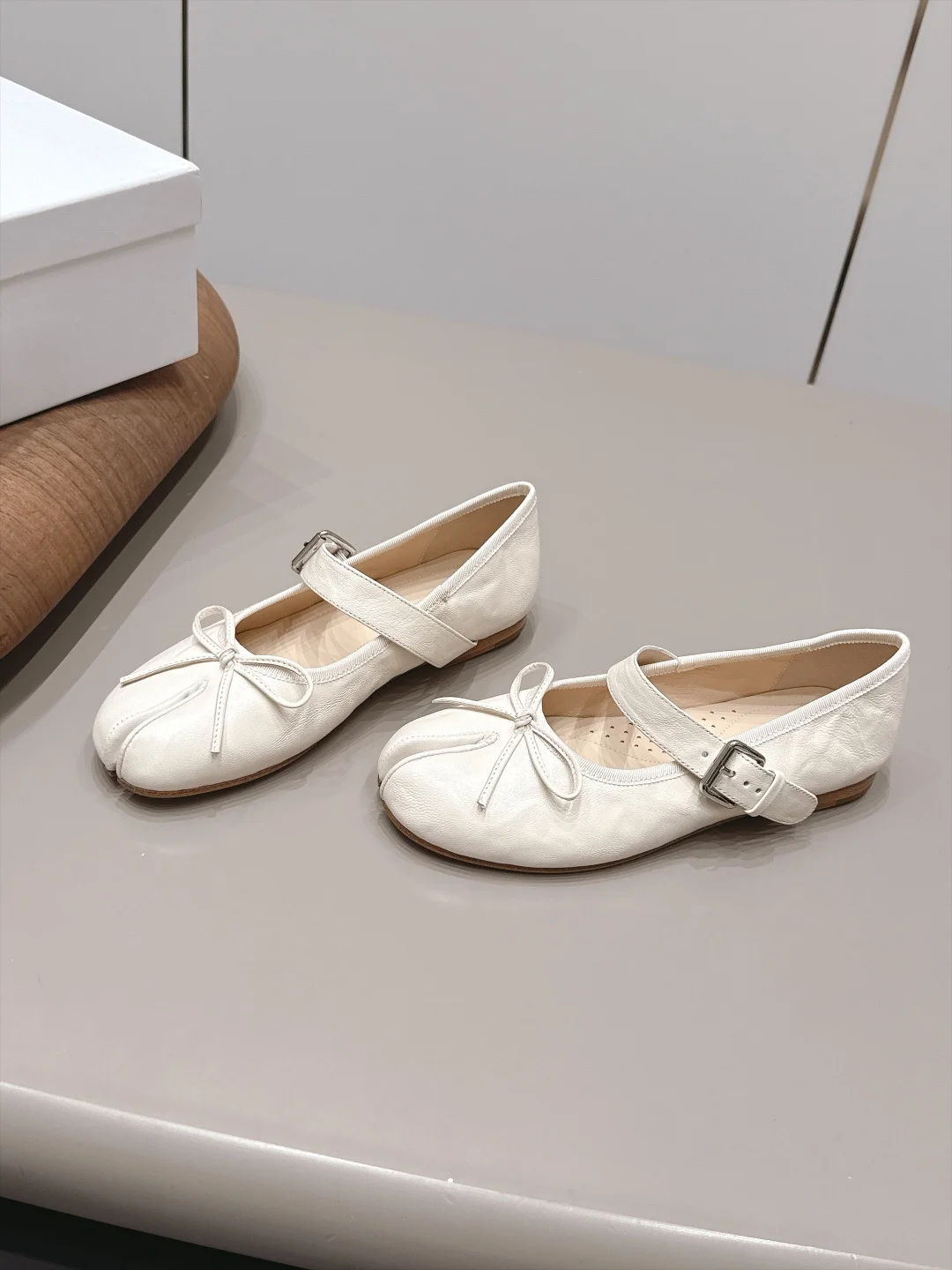 MAISON MARGIELA Flats White C10202609111569 - Image 3